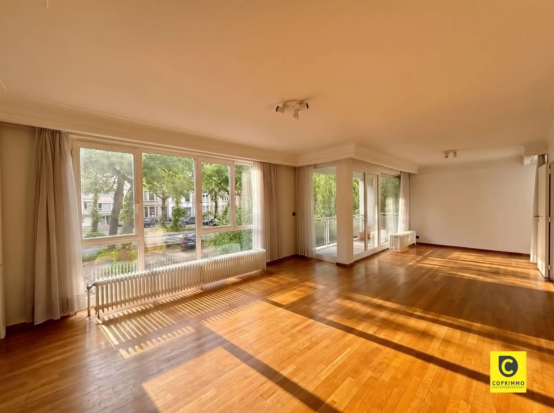 Instapklaar 3 slaapkamer appartement met zonnig terras, kelder en fietsenberging foto 2