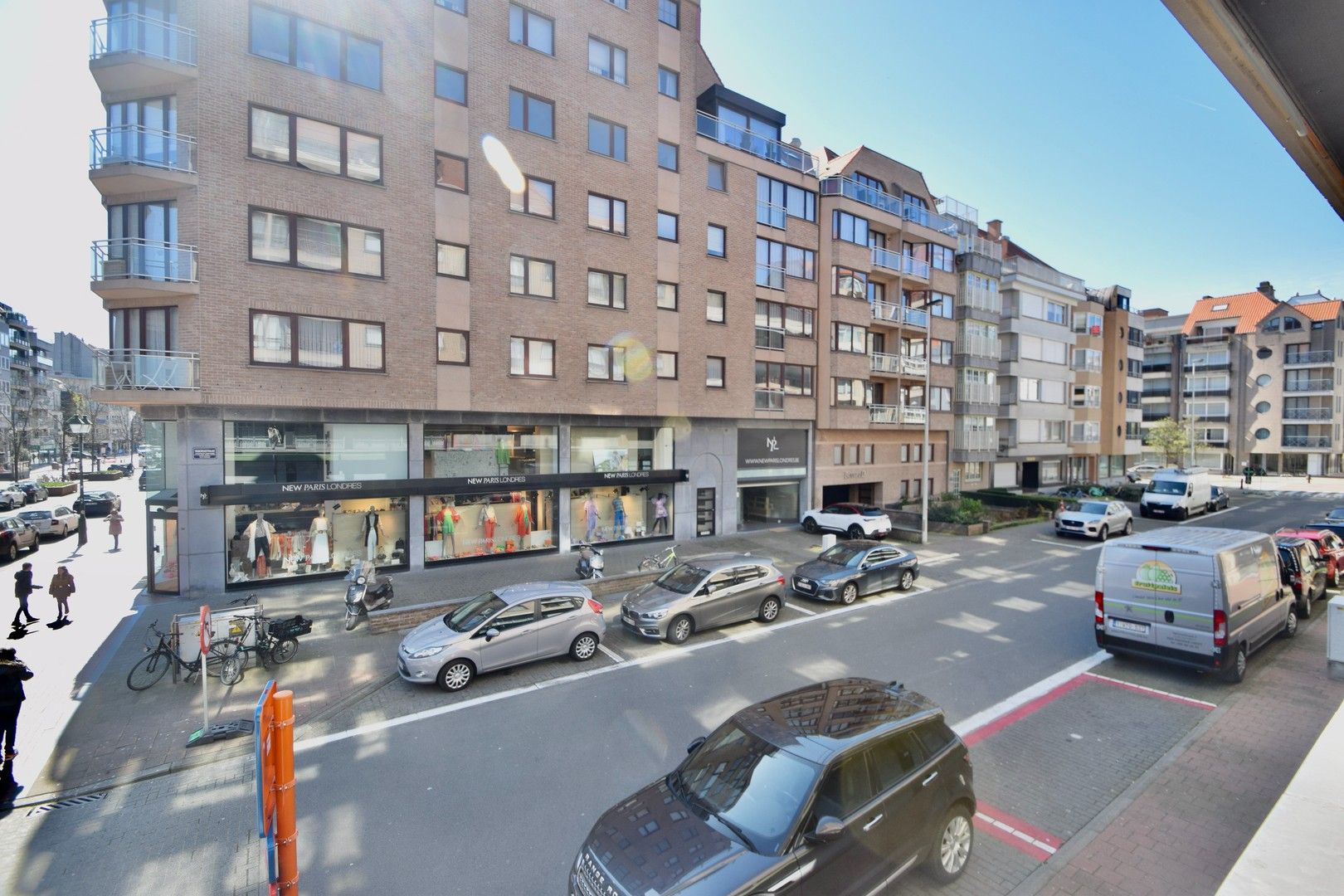 Commercieel handelspand te koop op de Lippenslaan, topligging. foto 4