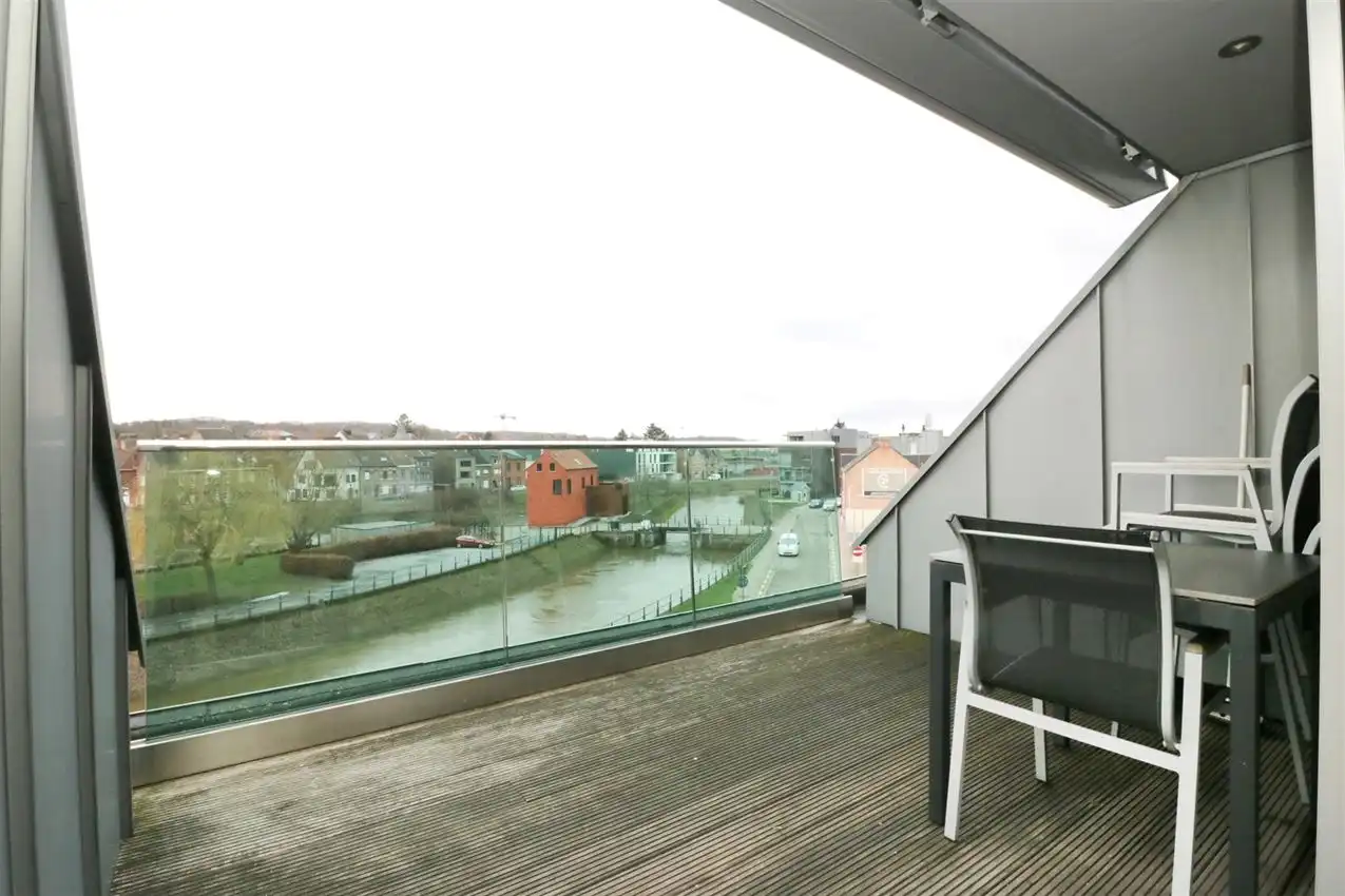 Zonnige penthouse met 2 slaapkamers, mooi terras, inclusief garage  foto 28