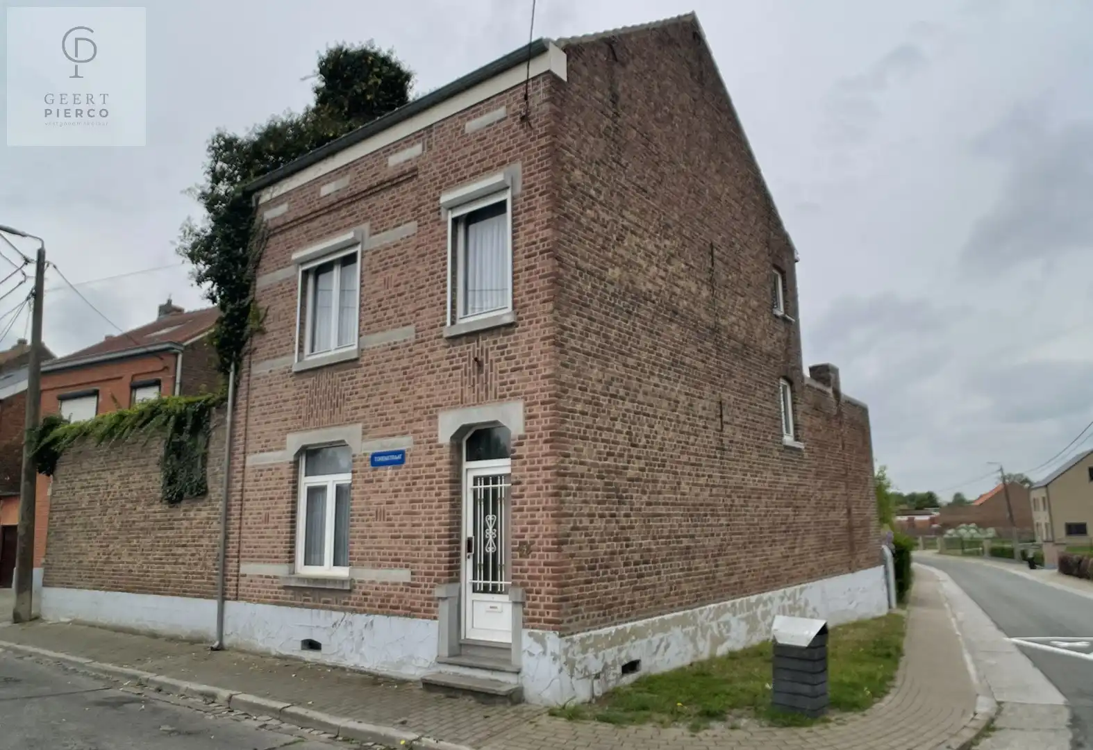 Hoofdfoto van de publicatie: volledig te renoveren woonst met tal van opportuniteiten