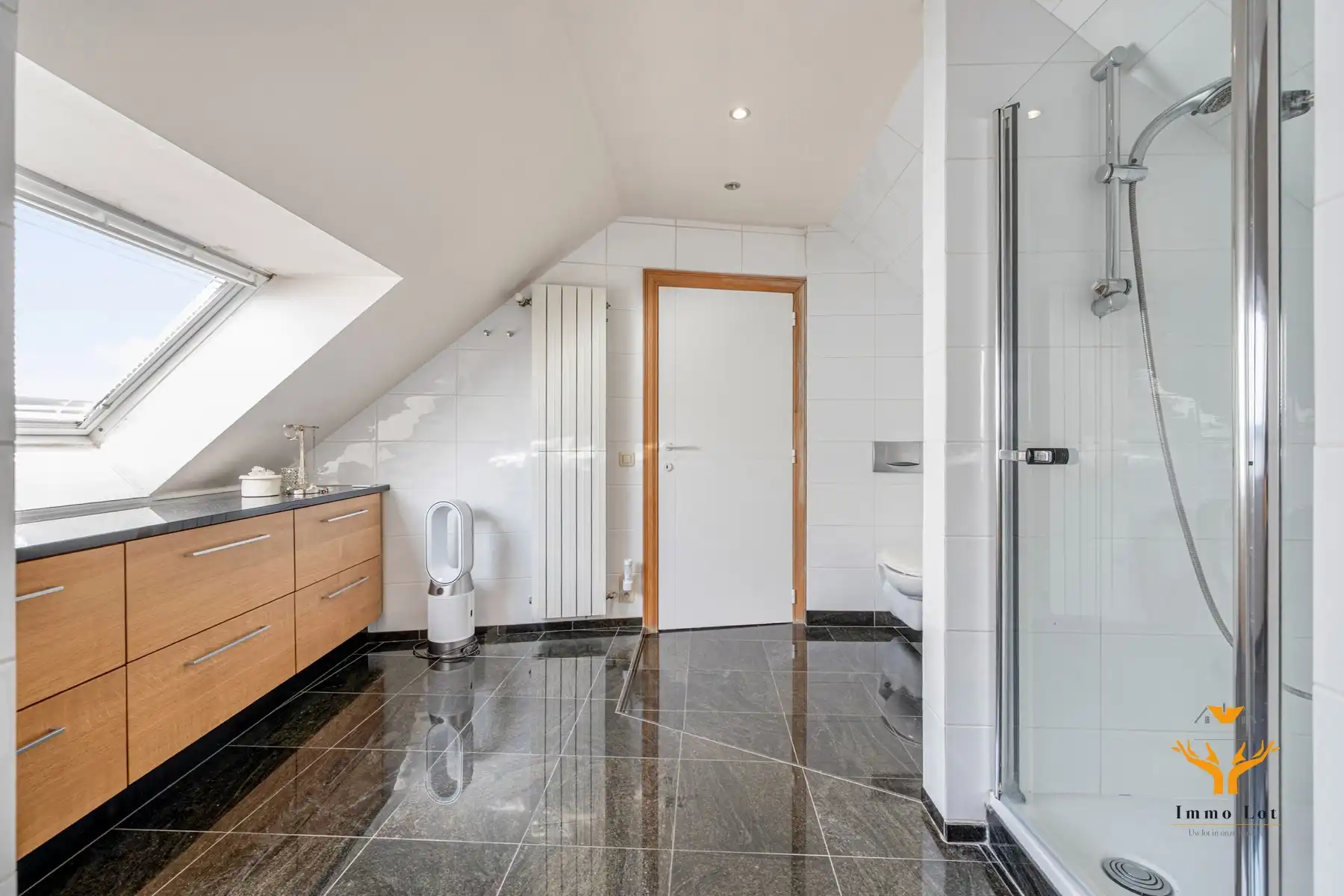 Zeer ruime woning in het centrum van Baasrode foto 16