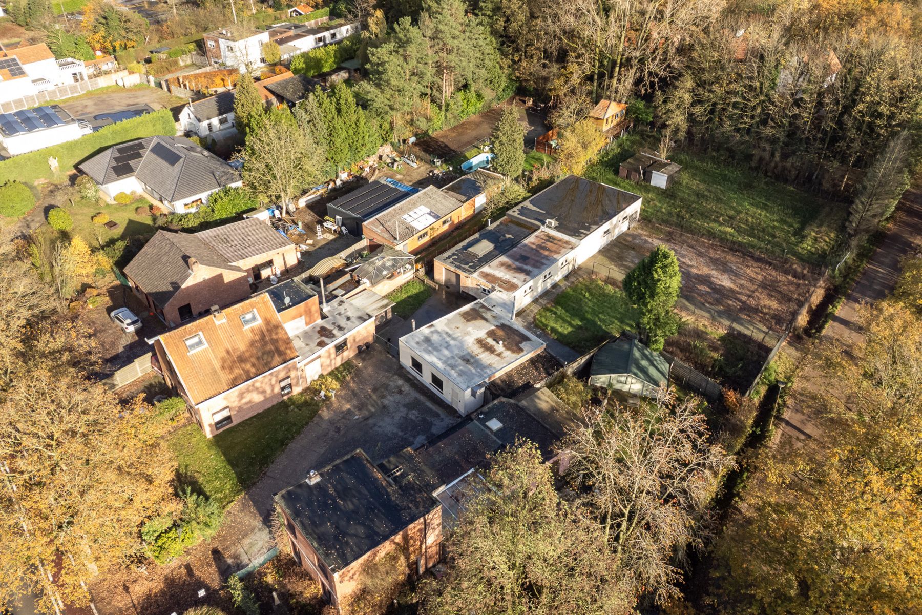 2 Woningen en opslagruimte op ca 2.525m². foto 3