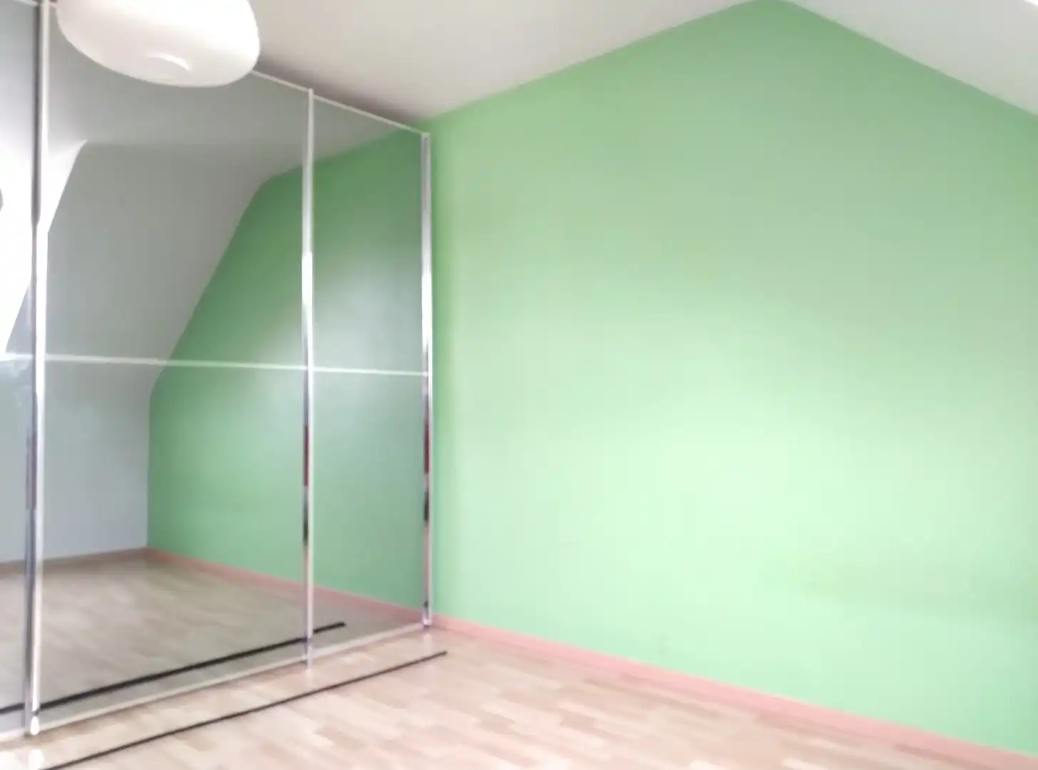 Ruime 3-gevelwoning met tuin foto 14