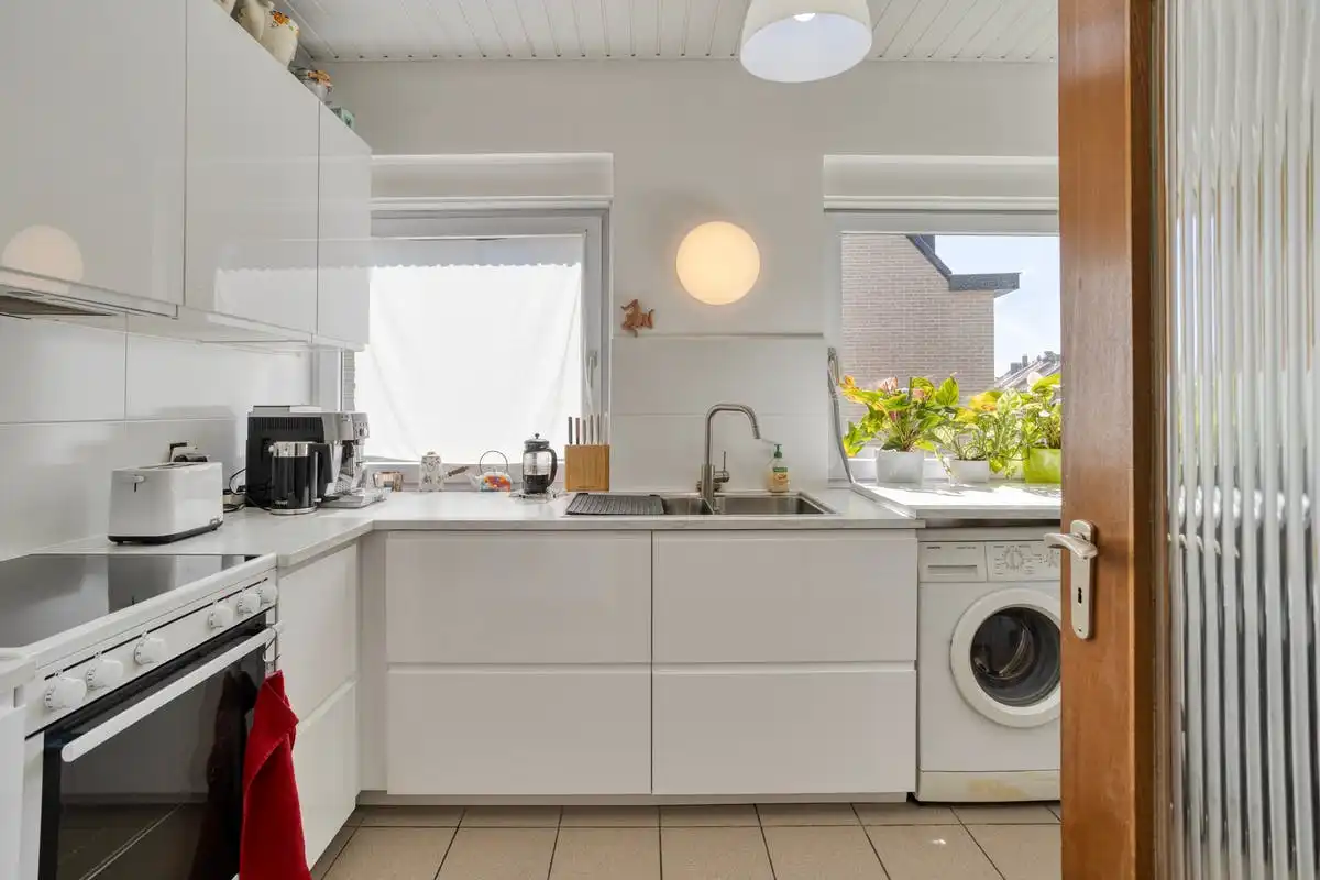 Opbrengstgebouw met 4 appartementen, tuin en parking in Strombeek-Bever foto 52