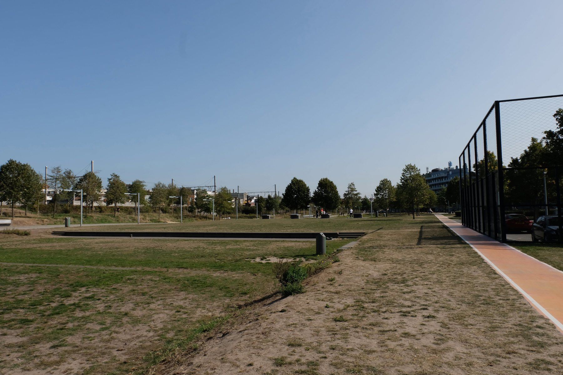 Stijlvol 1slpk-appartement met zicht op Park Spoor Noord foto 17