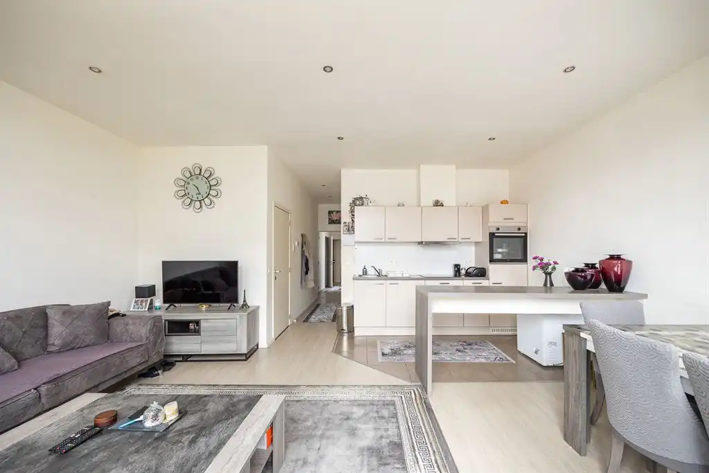 Instapklaar appartement met 2 buitenruimtes foto {{pictureIndex}}