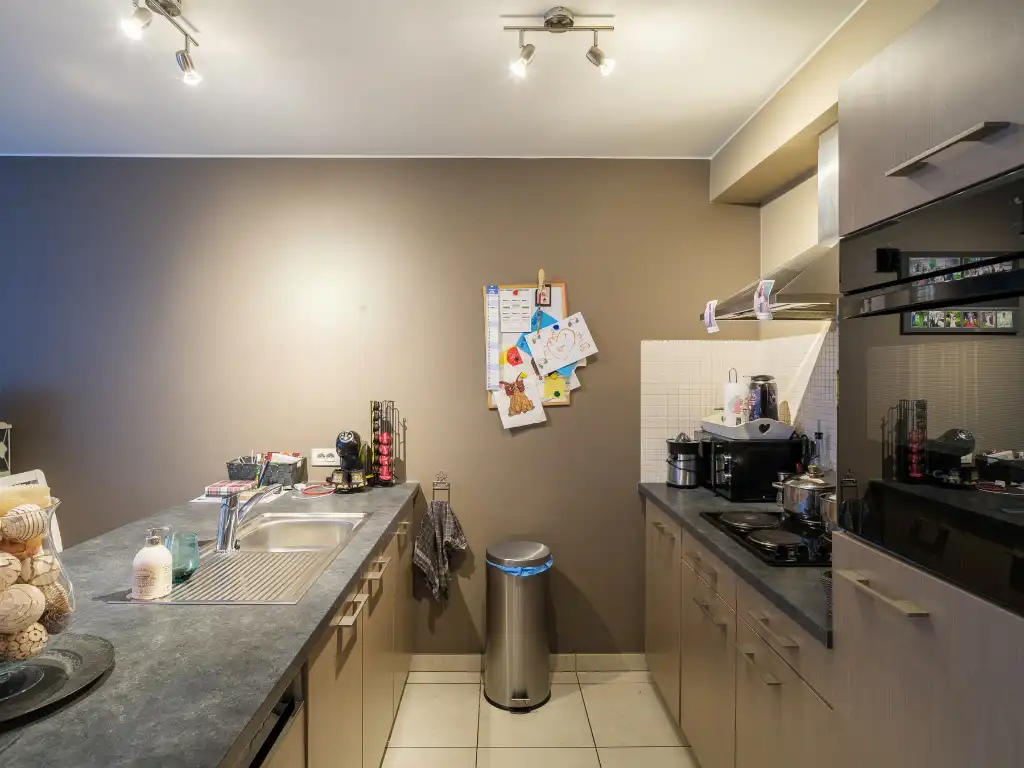 Gentbrugge - Licht op te frissen gelijkvloers appartement met 2 slaapkamers en tuin foto 7