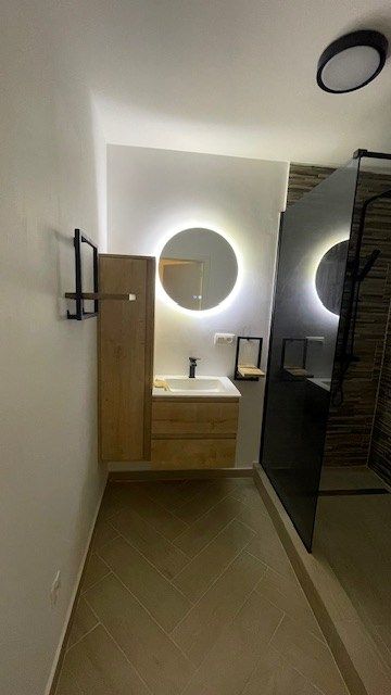 Mooi gerenoveerd, goed gelegen appartement met terras en 2 slaapkamers in Oostende foto 19