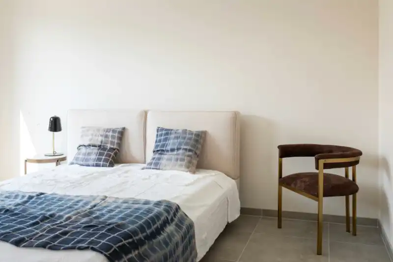 KORTEMARK. Ontdek de laatste appartementen van MILA en NORA. Dit tweeslaapkamerappartement biedt 103 m2, volwaardige ruimtes en zitterras. Profiteer van de 6% btw onder voorwaarden. foto 7