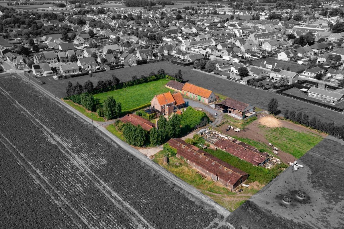 Nabij dorpskern gelegen hoeve te koop te Veldegem foto 15