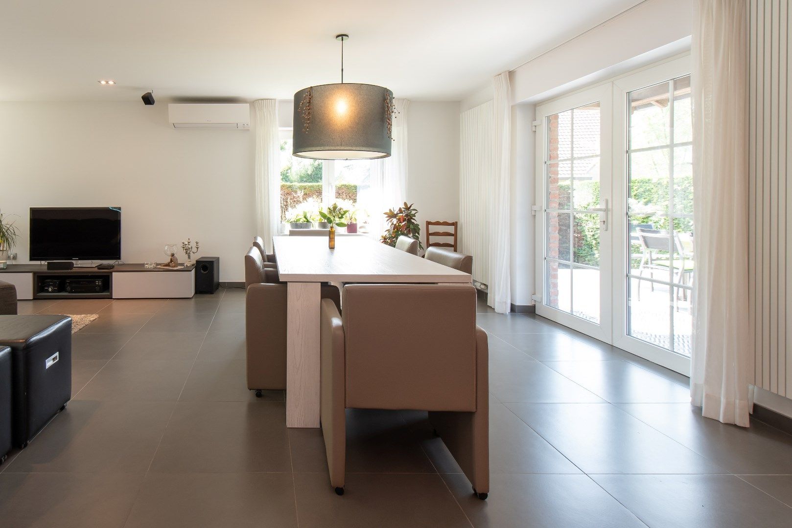 Gerenoveerde villa met 5 slpk's foto 22