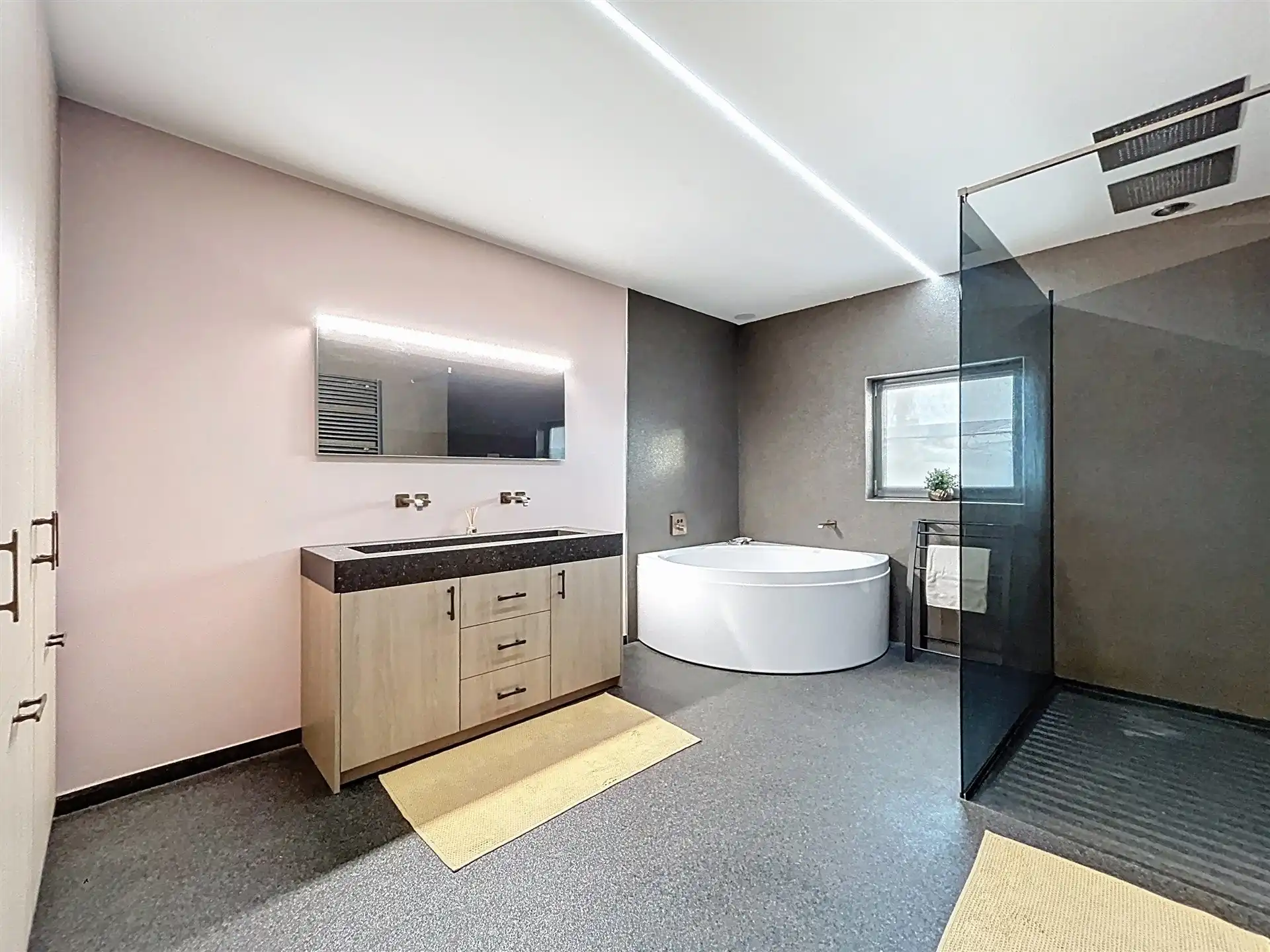 Energiezuinige gezinswoning met 5 slaapkamers dubbele garage  en bijgebouw op perceel van 511m² foto 16