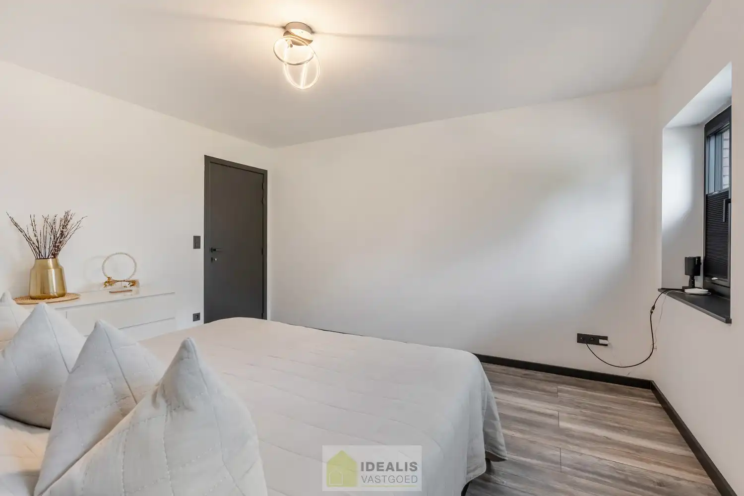 EEN BIJZONDER RIANTE WONING VAN MAAR LIEFST 302M² WOONOPPERVLAKTE OP EEN KNAP PERCEEL VAN 5A 90CA. foto 37