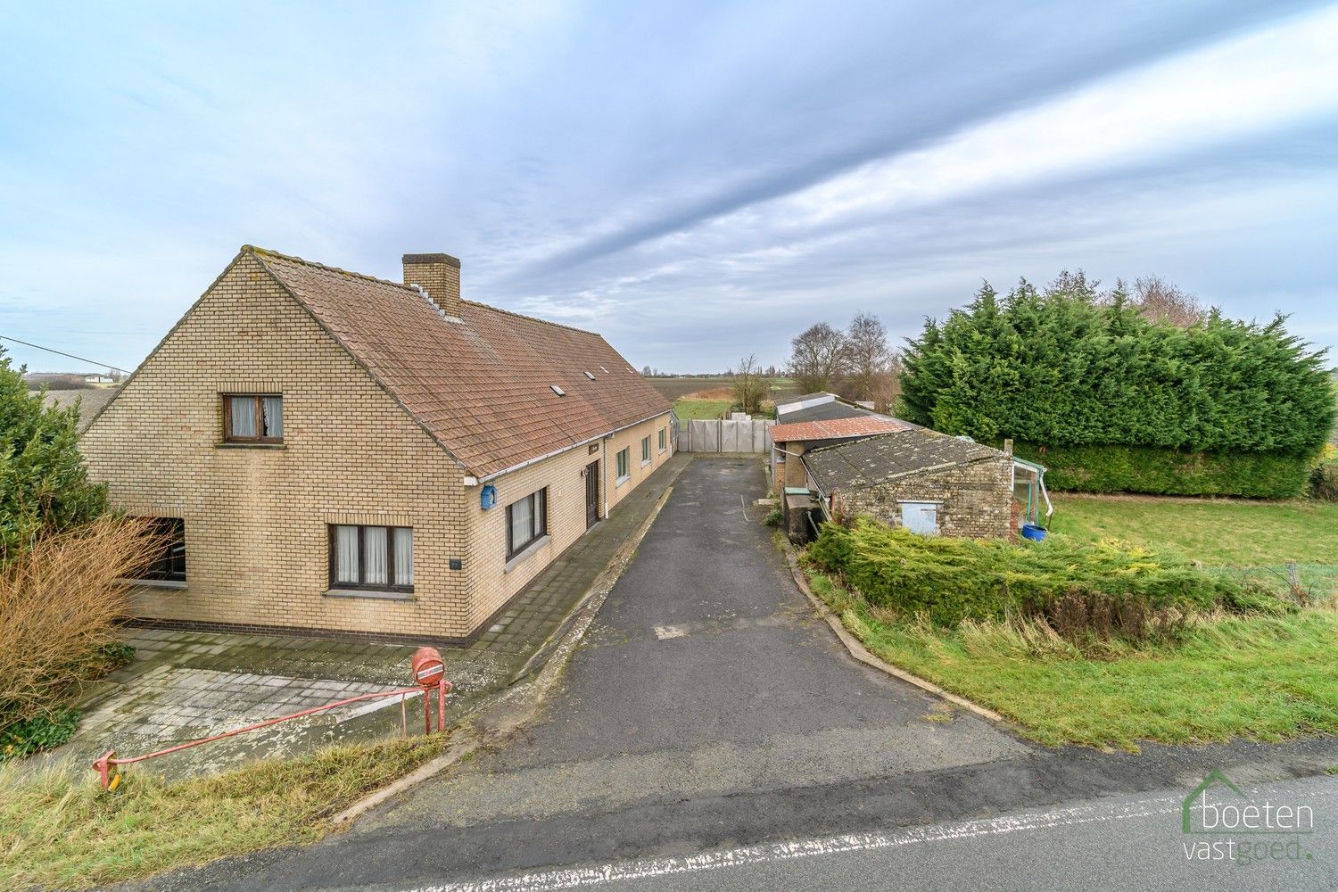 Steenkerke: Prachtig gelegen landhuis langs de Lo-vaart tussen Veurne en Alveringem op 38a 90ca grondopp. foto 22