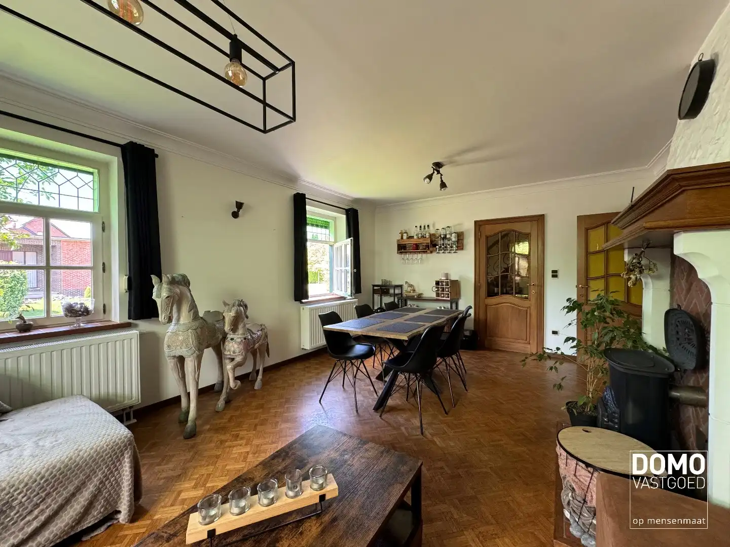 Charmante open bebouwing met 3 slaapkamers, 2 badkamers en prachtige tuin te huur foto 6