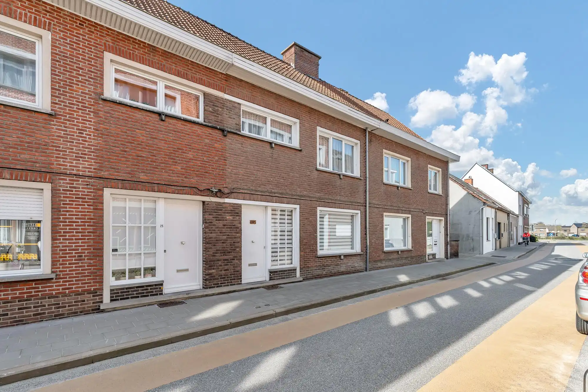 Hoofdfoto van de publicatie: Te renoveren woning met veel potentieel in hartje Deinze