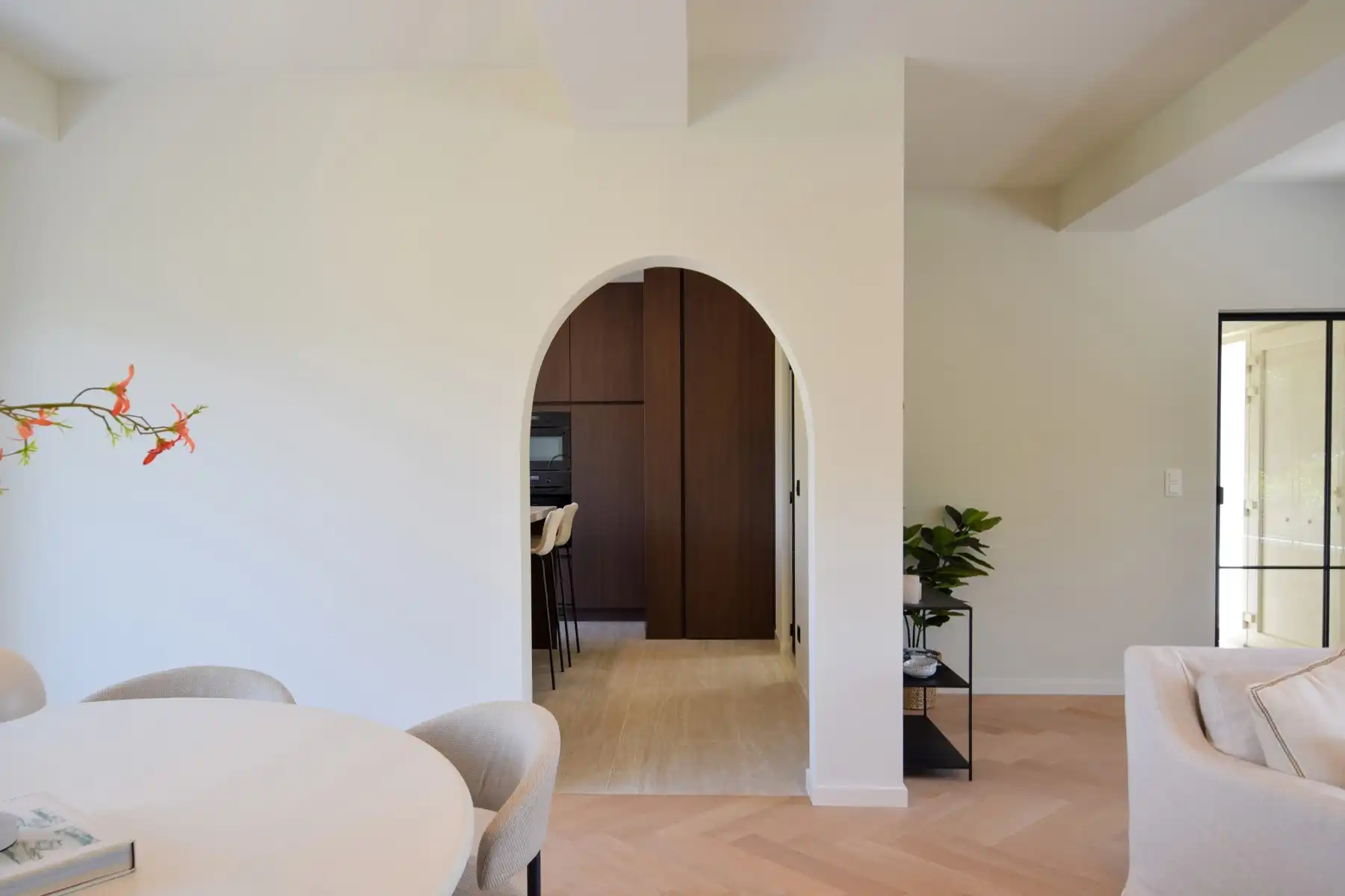 WONING IN DOODLOPENDE STRAAT MET ZICHT OP WEILANDEN foto 8