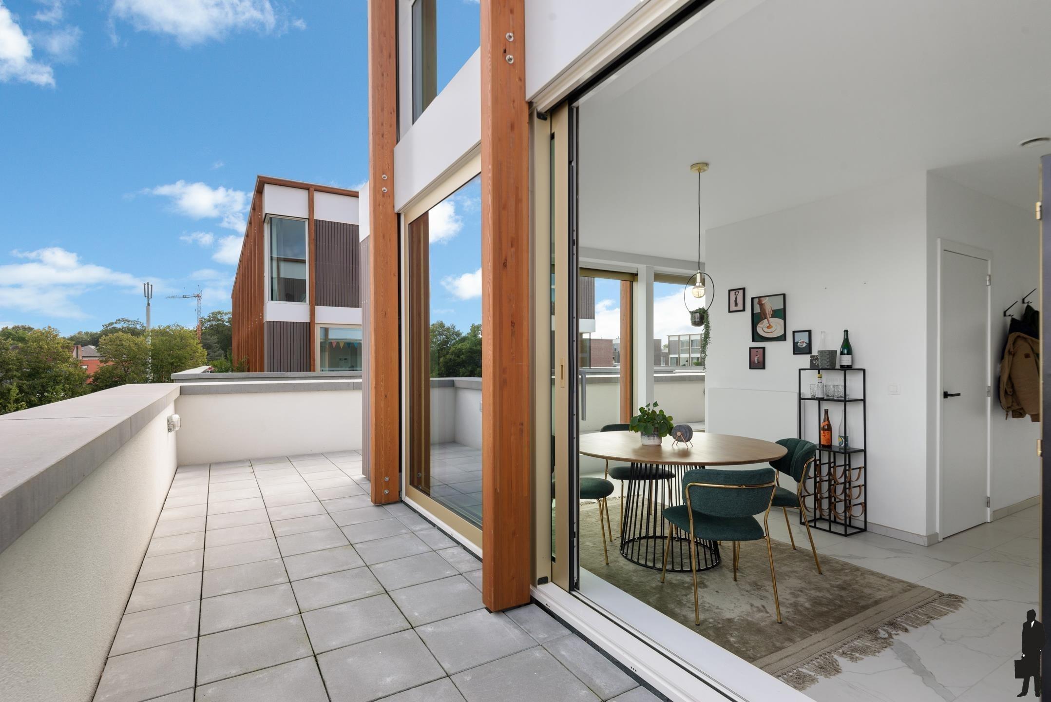 Fantastische duplex met 3 slaapkamers en ruim zonneterras foto 8