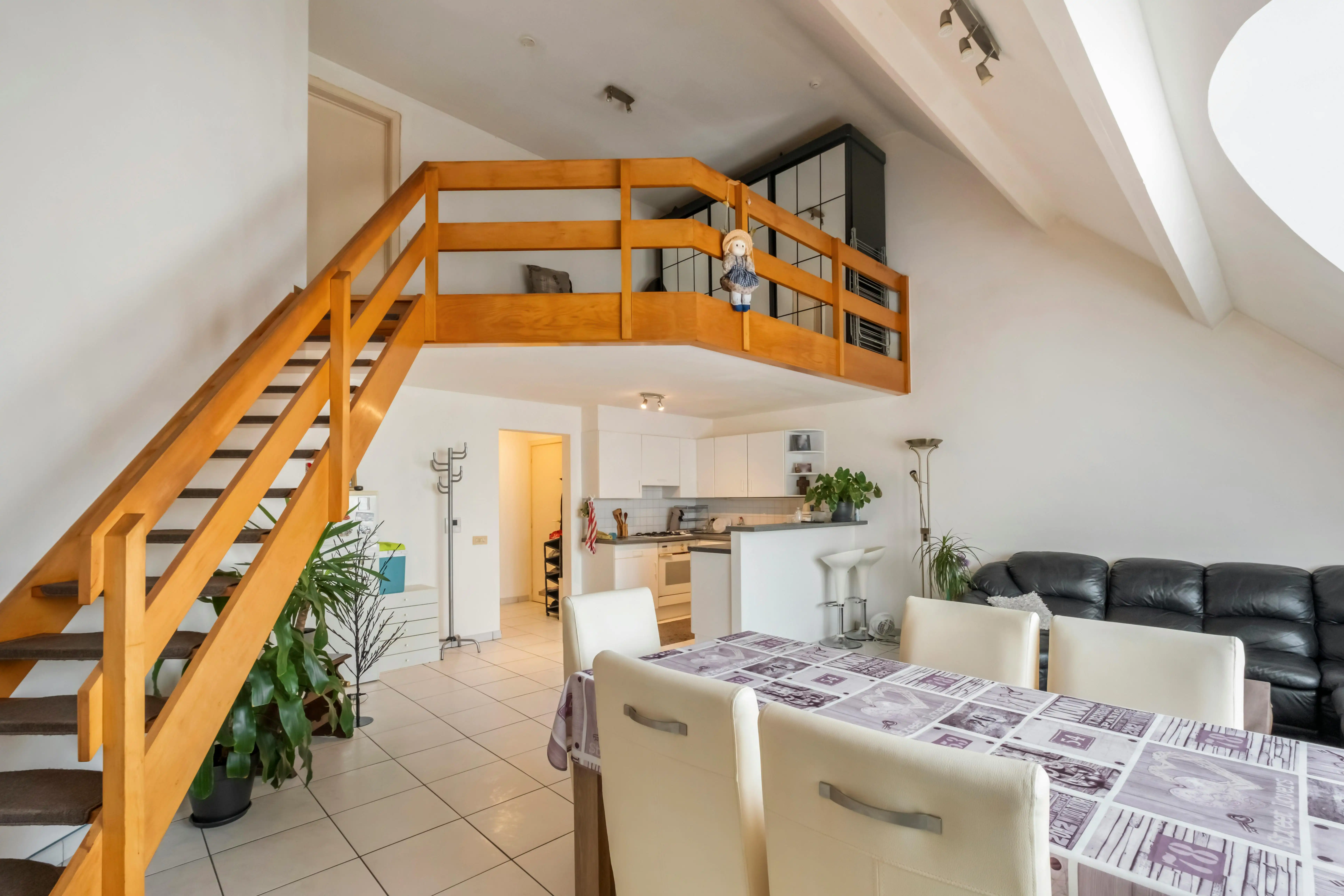 Appartement te koop op een centrale ligging in Izegem. foto 5