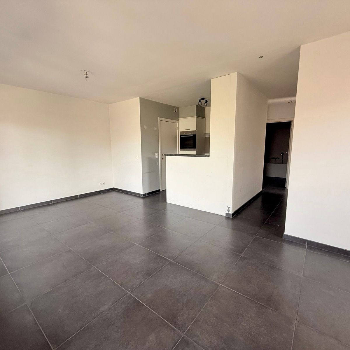 2-slaapkamerappartement met autostaanplaats en terras foto 5