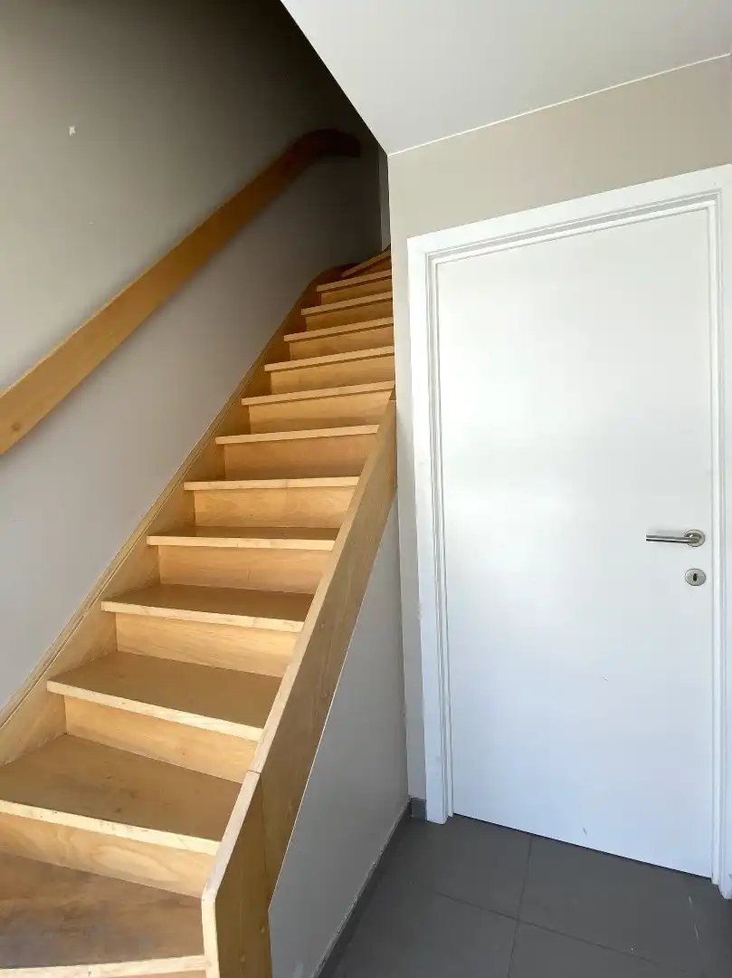 INSTAPKLARE BEL-ETAGE WONING IN HARTJE ZWEVEZELE foto 13