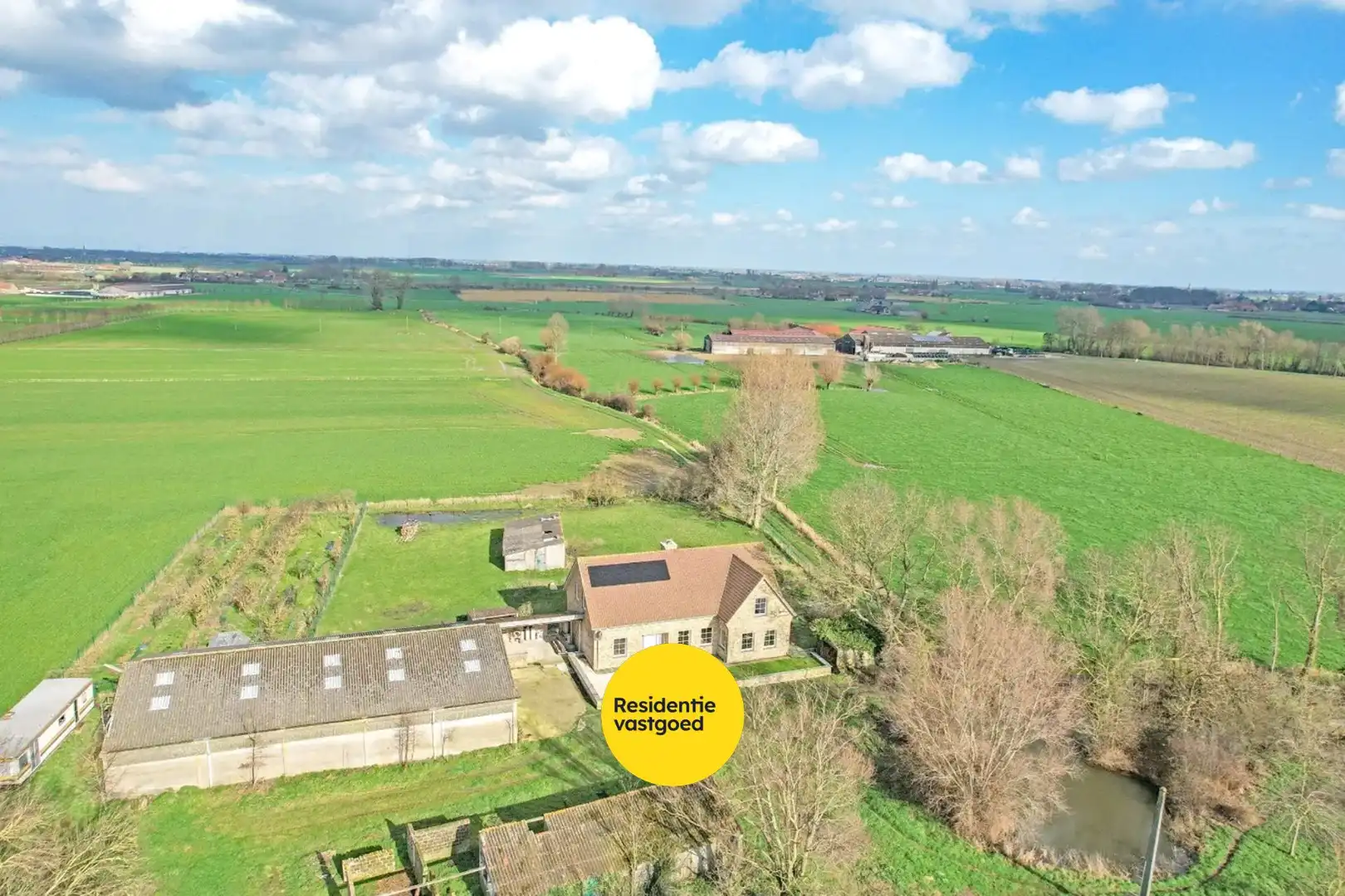 Recente open bebouwing (2019) op een perceel van maar liefst 44.888 m² foto 3