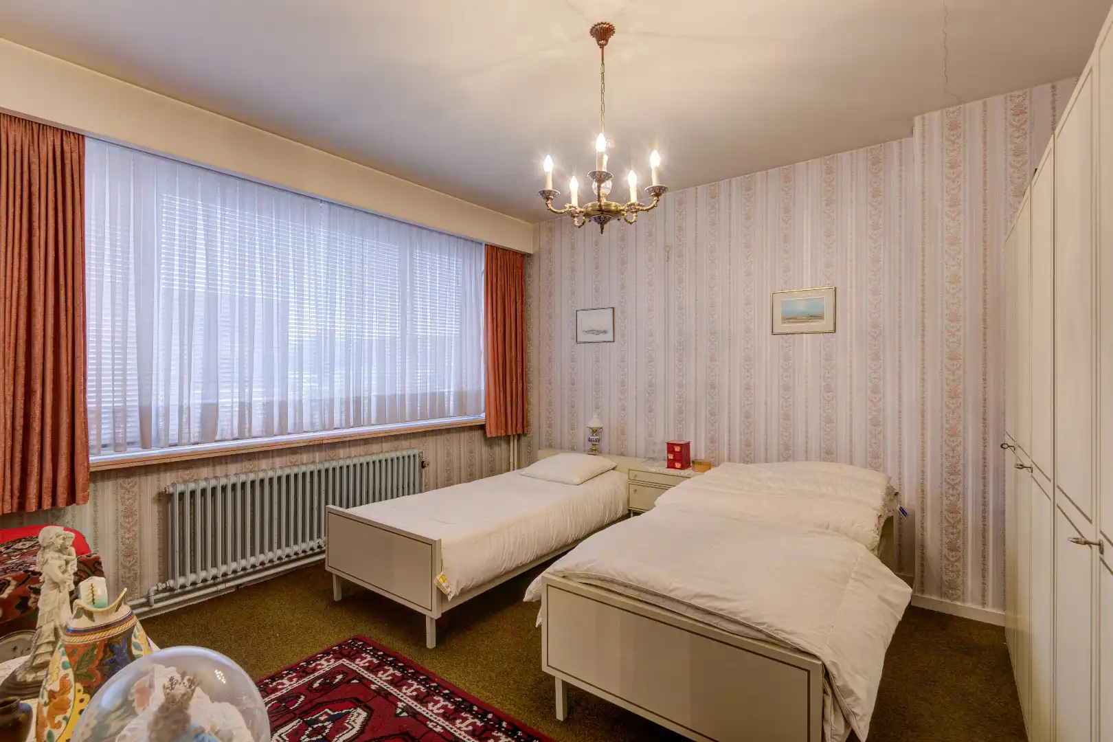 Ruim halfopen woning, 5 slaapkamers en grote tuin foto 14