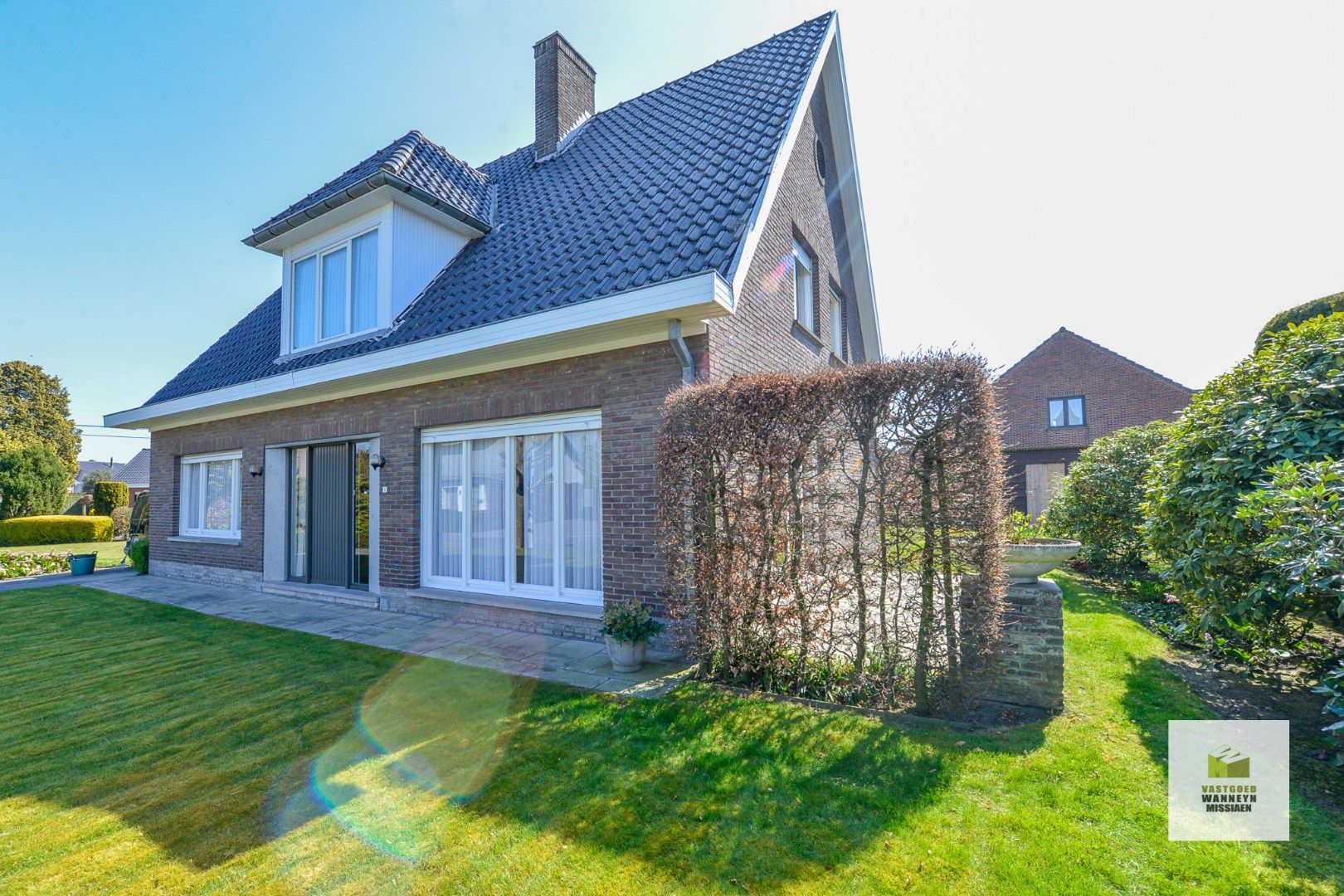 Karaktervolle woning op 1.246 m2 met gelijkvloerse slaapkamer/speelkamer foto 3