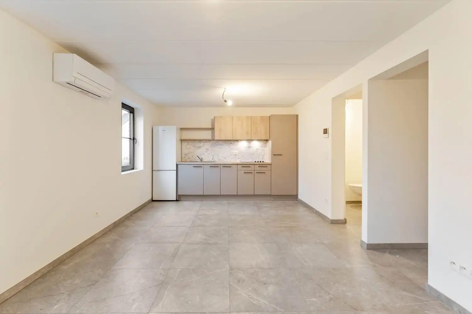 Gloednieuw luxe studio foto 3