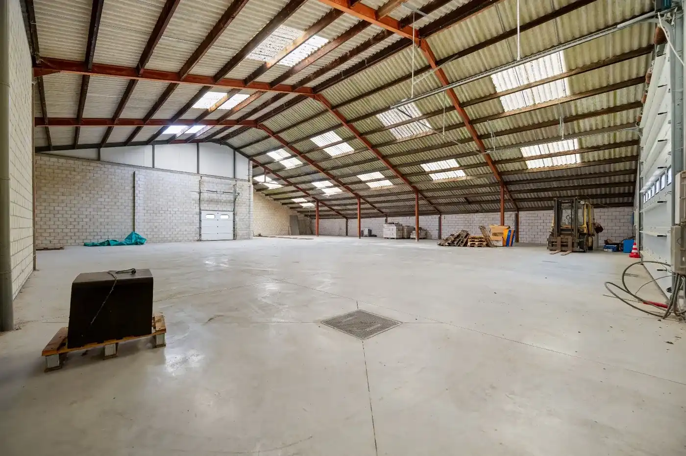Te renoveren woning met ruime loods en stockagemogelijkheden  foto 24