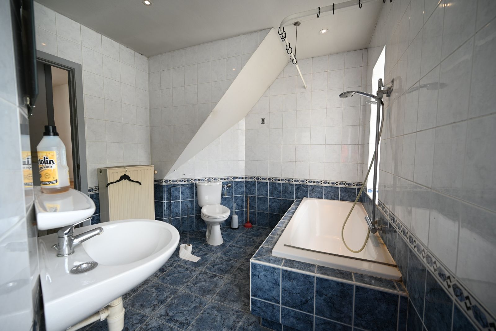 Gezinswoning in het centrum van Ardooie! foto 6