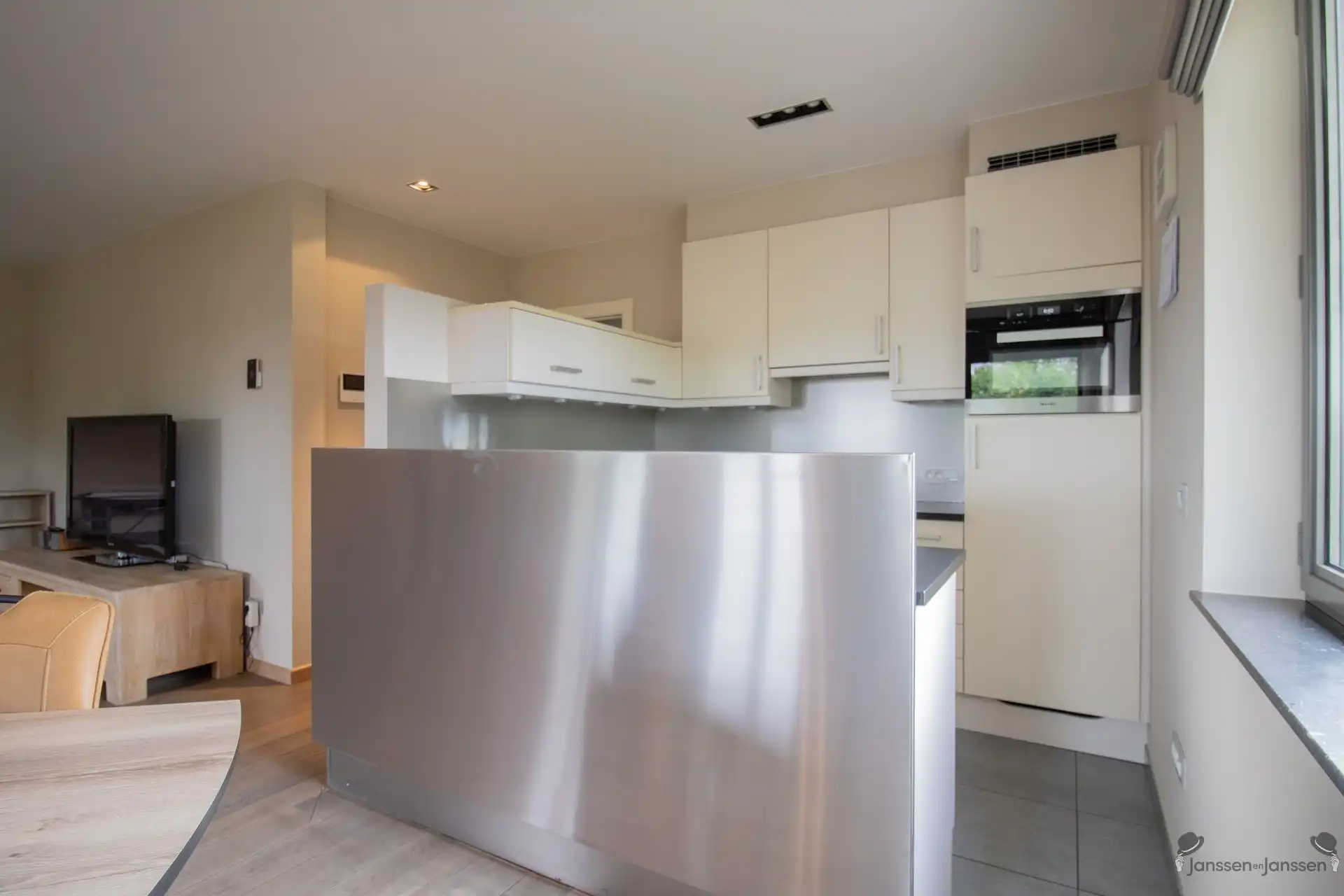 Appartement van 104 m² op de 3de verdieping met 2 slaapkamers en 2 terrassen foto 7