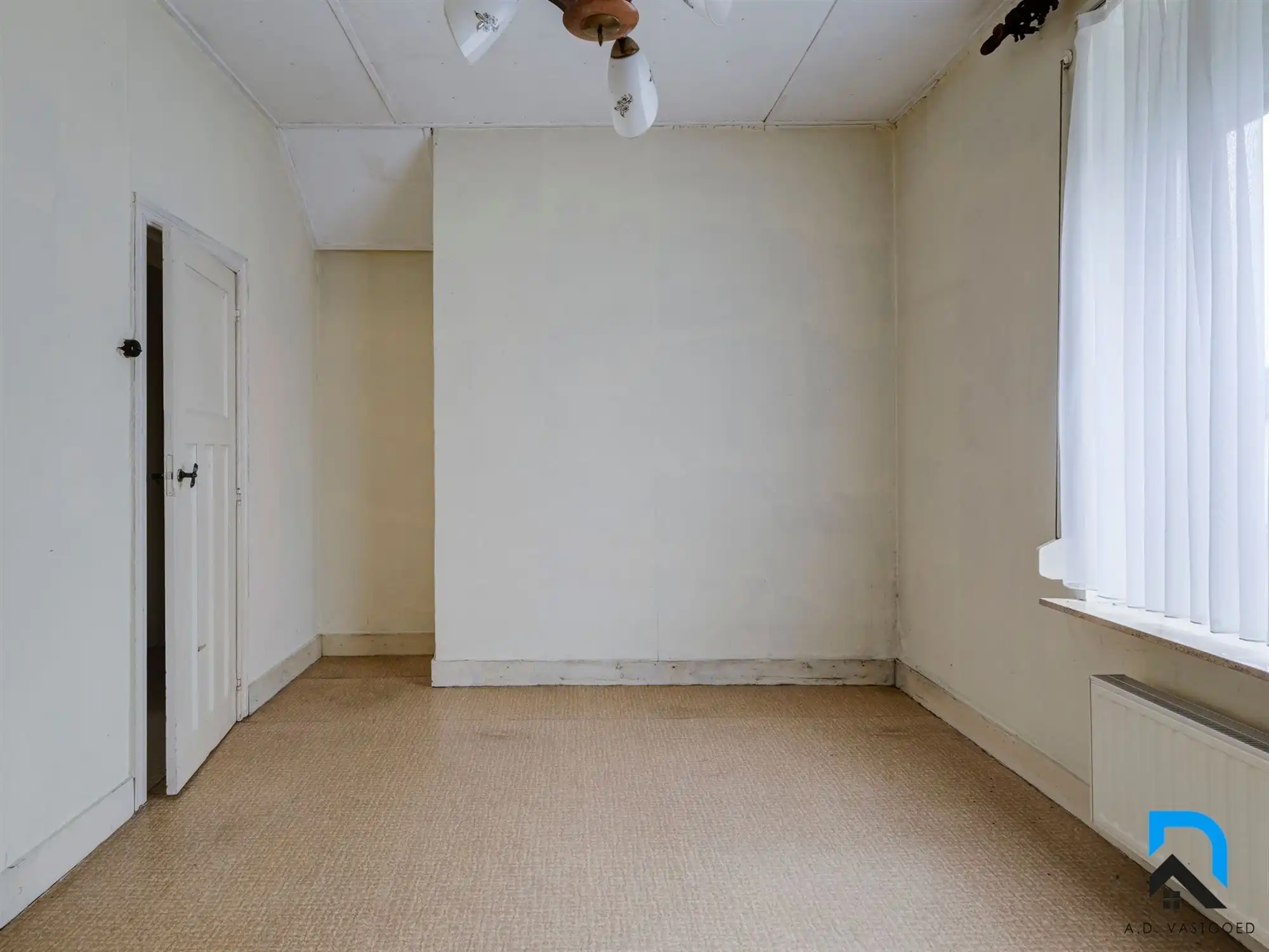 Te renoveren woning met grote tuin in Zwartberg foto 19