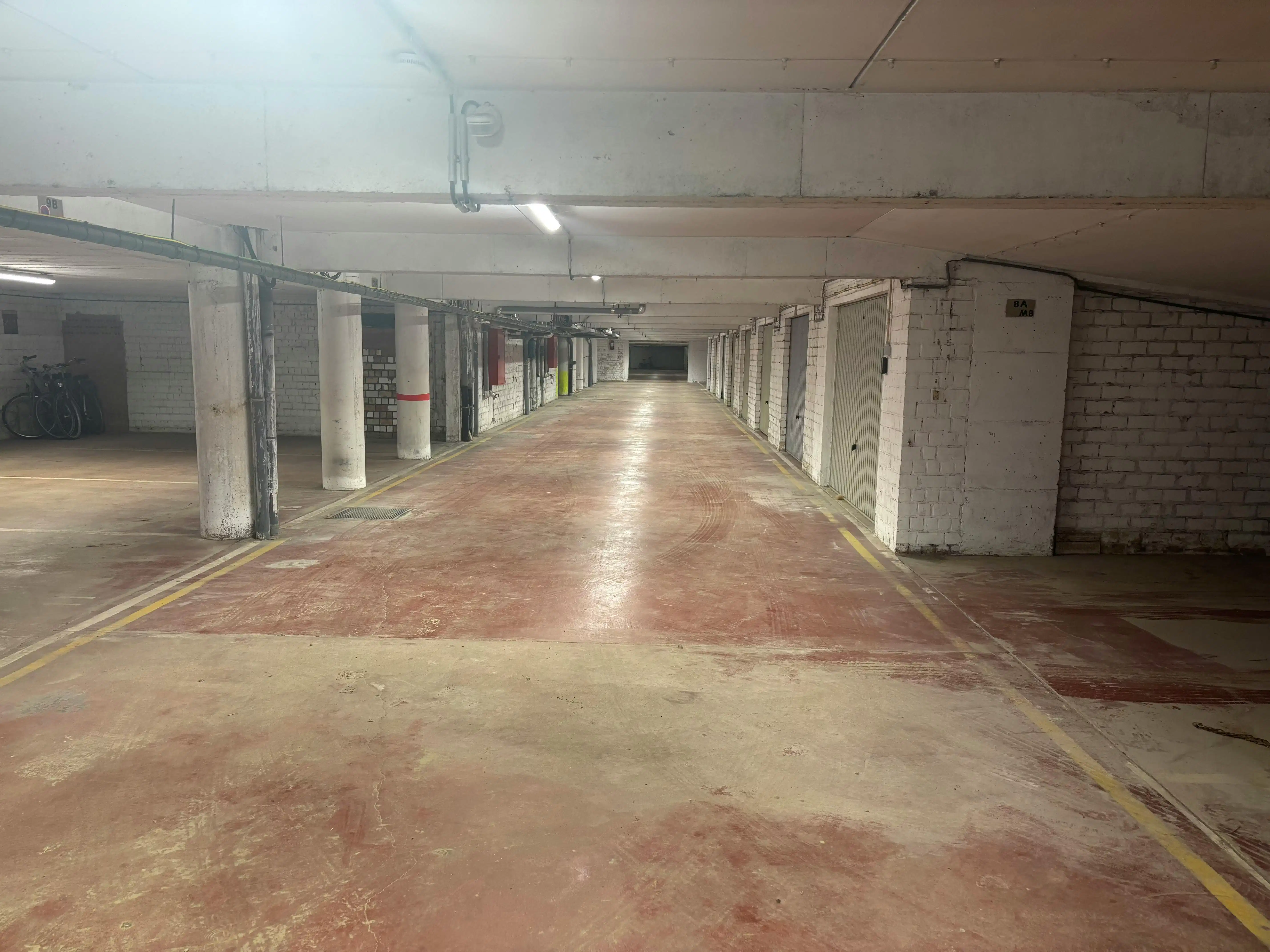 Centraal gelegen autostandplaats te koop langs de Zeedijk! foto 5