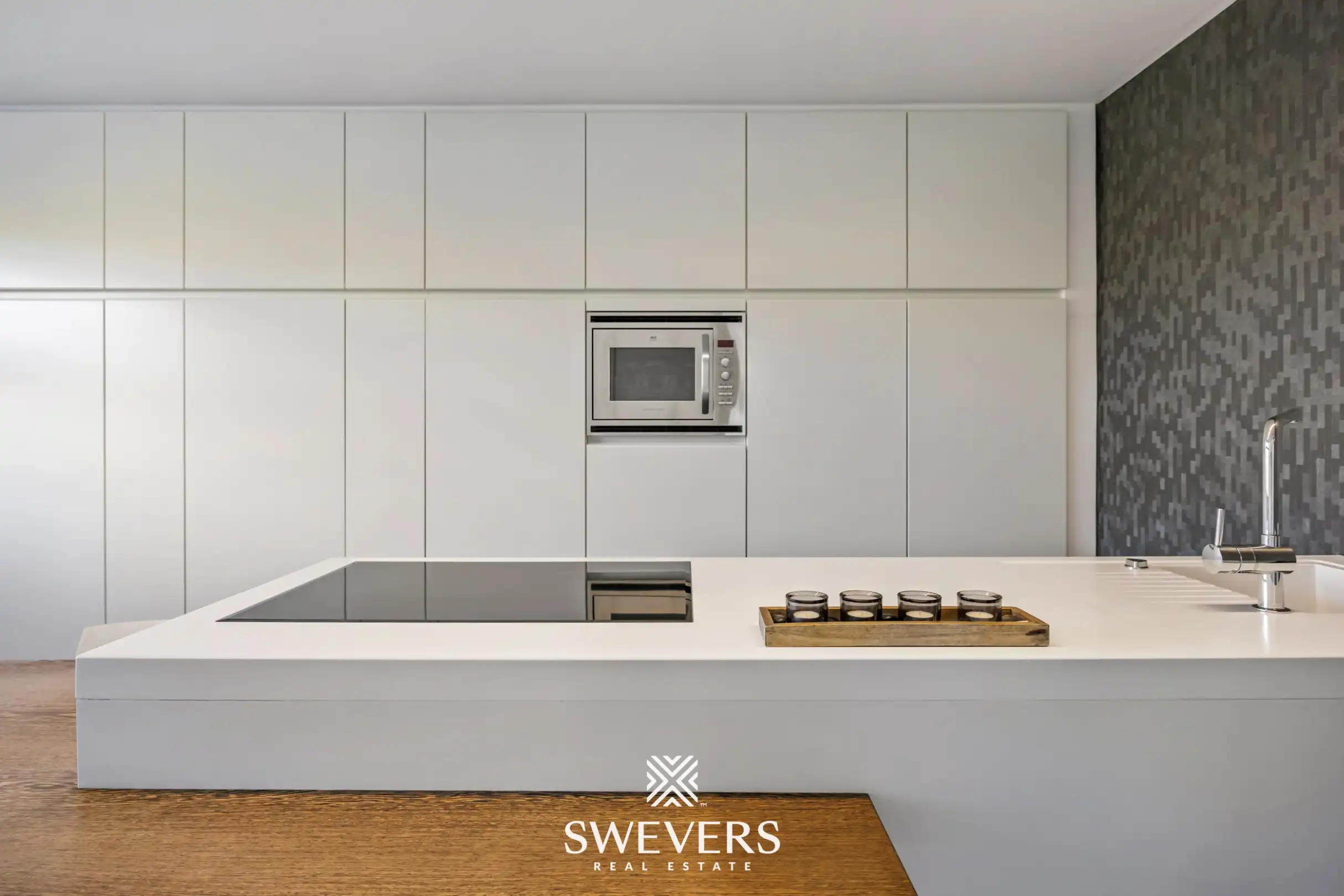 Instapklare open bebouwing met ruime tuin en prachtig uitzicht tussen de boomgaarden in Gingelom foto 11