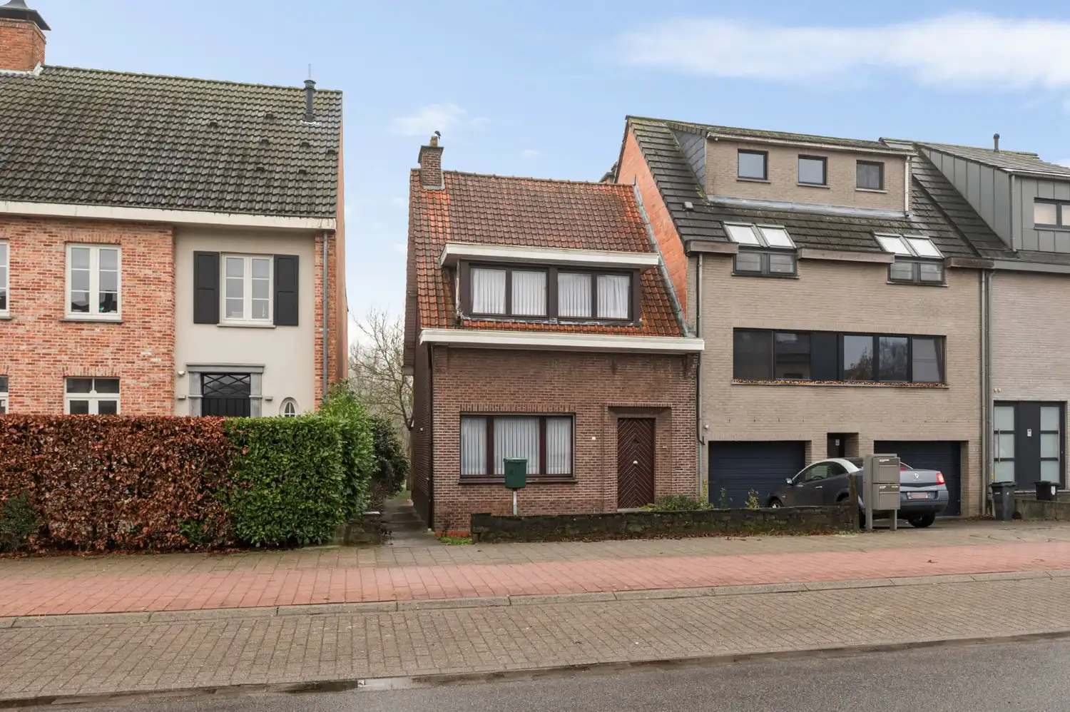 Hoofdfoto van de publicatie: WONING MET 2 SLK EN TUIN!
