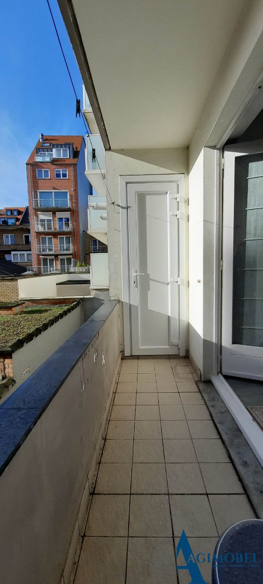 Heel aangenaam appartement op de S.Dupuisstraat , nabij het winkelcentrum te Knokke foto 8