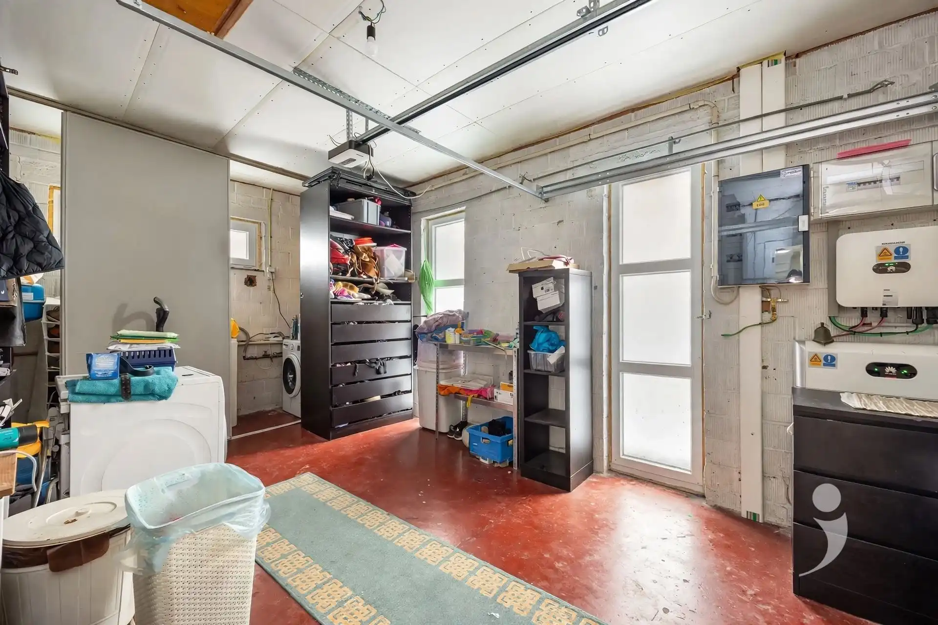 Gerenoveerde bungalow met zwembad in een rustige woonwijk foto 16