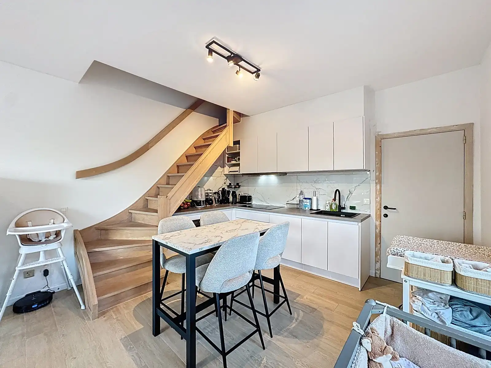 Instapklare woning met 2 slpks én garage te Maldegem! foto 4