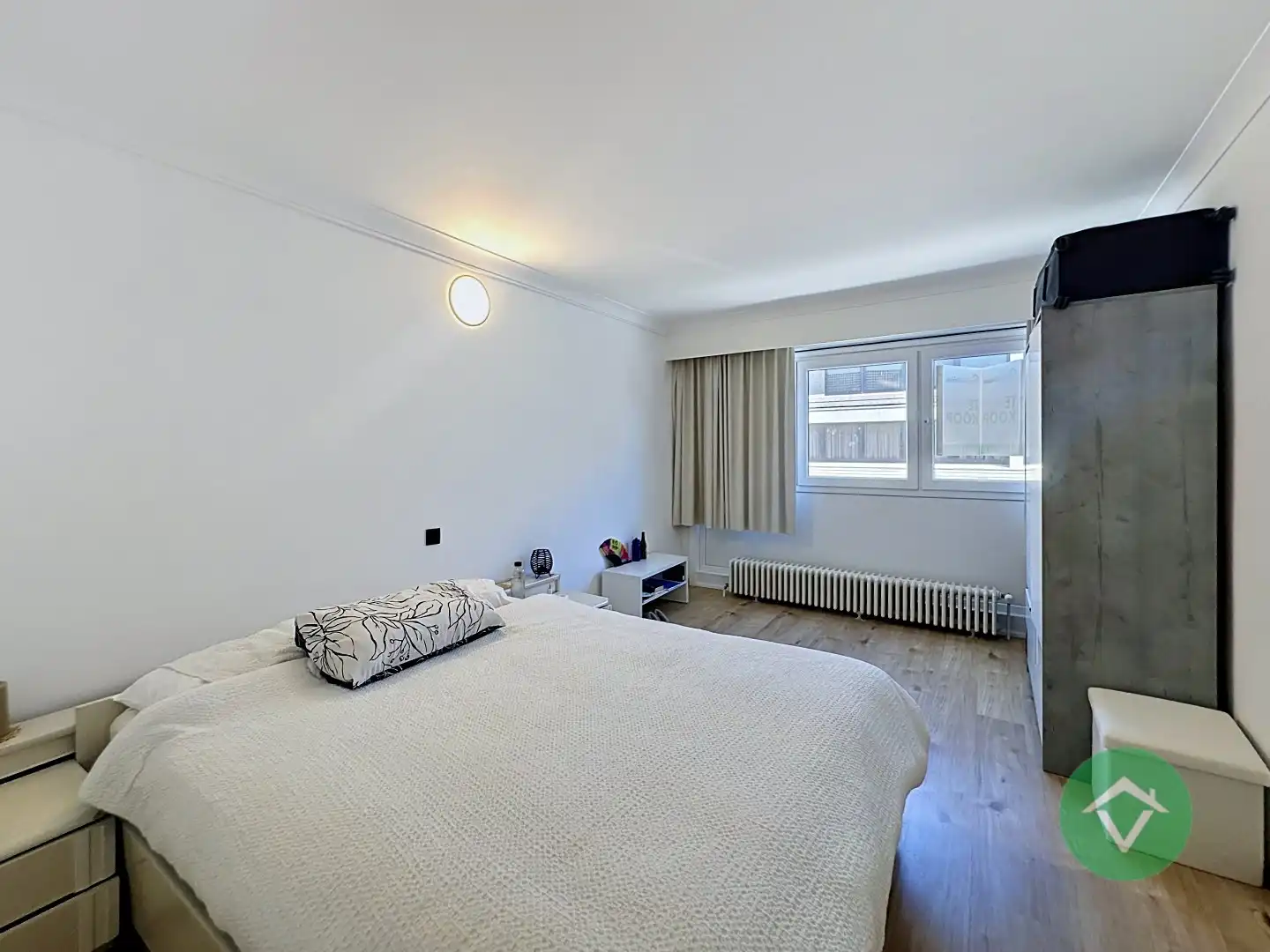 Ruim duplex-appartement met 2 slaapkamers en terrassen in hartje Torhout foto 8