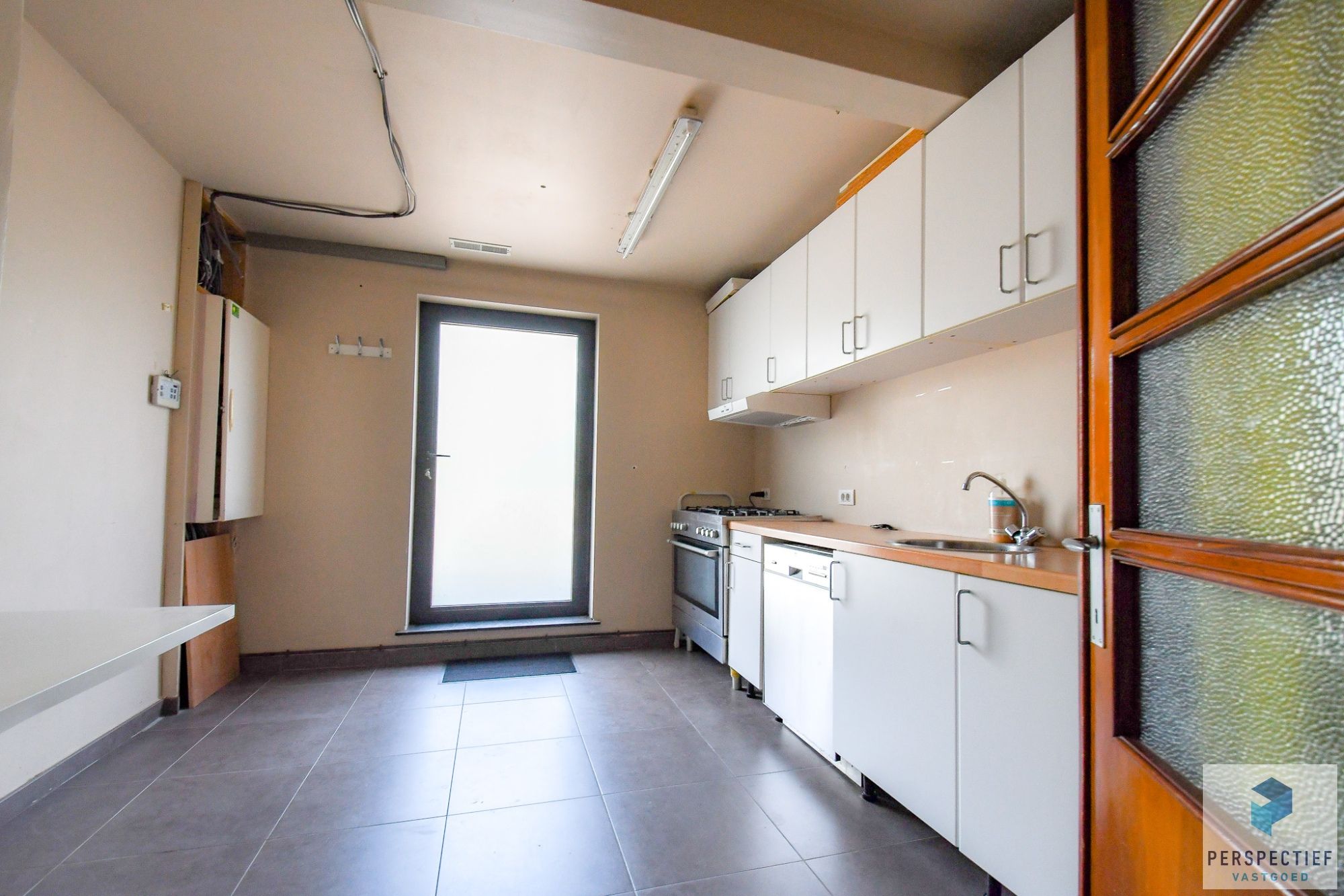 RUIM HANDELSPAND met WOONST op GUNSTIGE ligging - MOGELIJKHEID TOT AANKOOP NAASTLIGGENDE WONING met ZWEMBAD foto 20