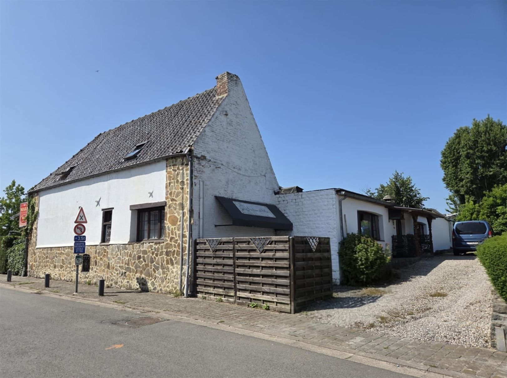 Veelzijdig gebouw: restaurant, hotel en feestzaal te Rebaix foto 29