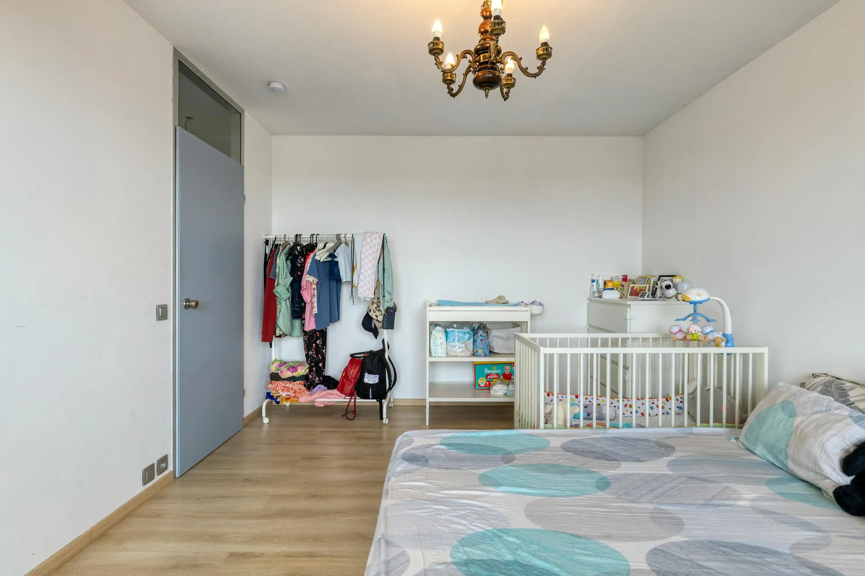 Instapklaar appartement op 13de verdieping te Borgerhout! foto 9