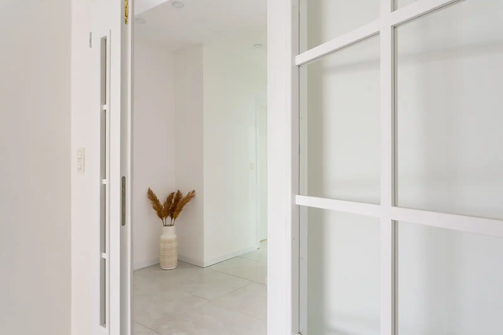 Recent gerenoveerd app. met 2 slpks en 2 terrassen foto 16