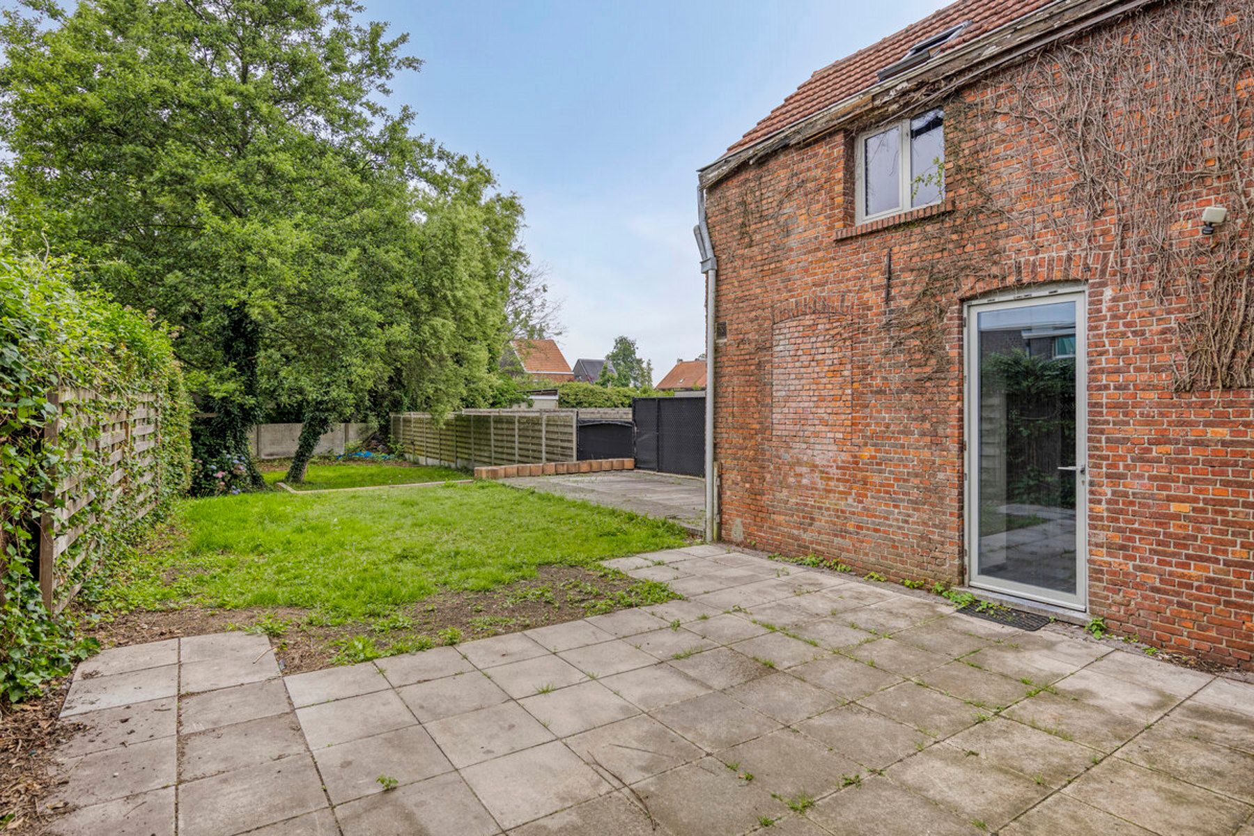 Ruime woning (226m²) met tuin aan het water foto 29