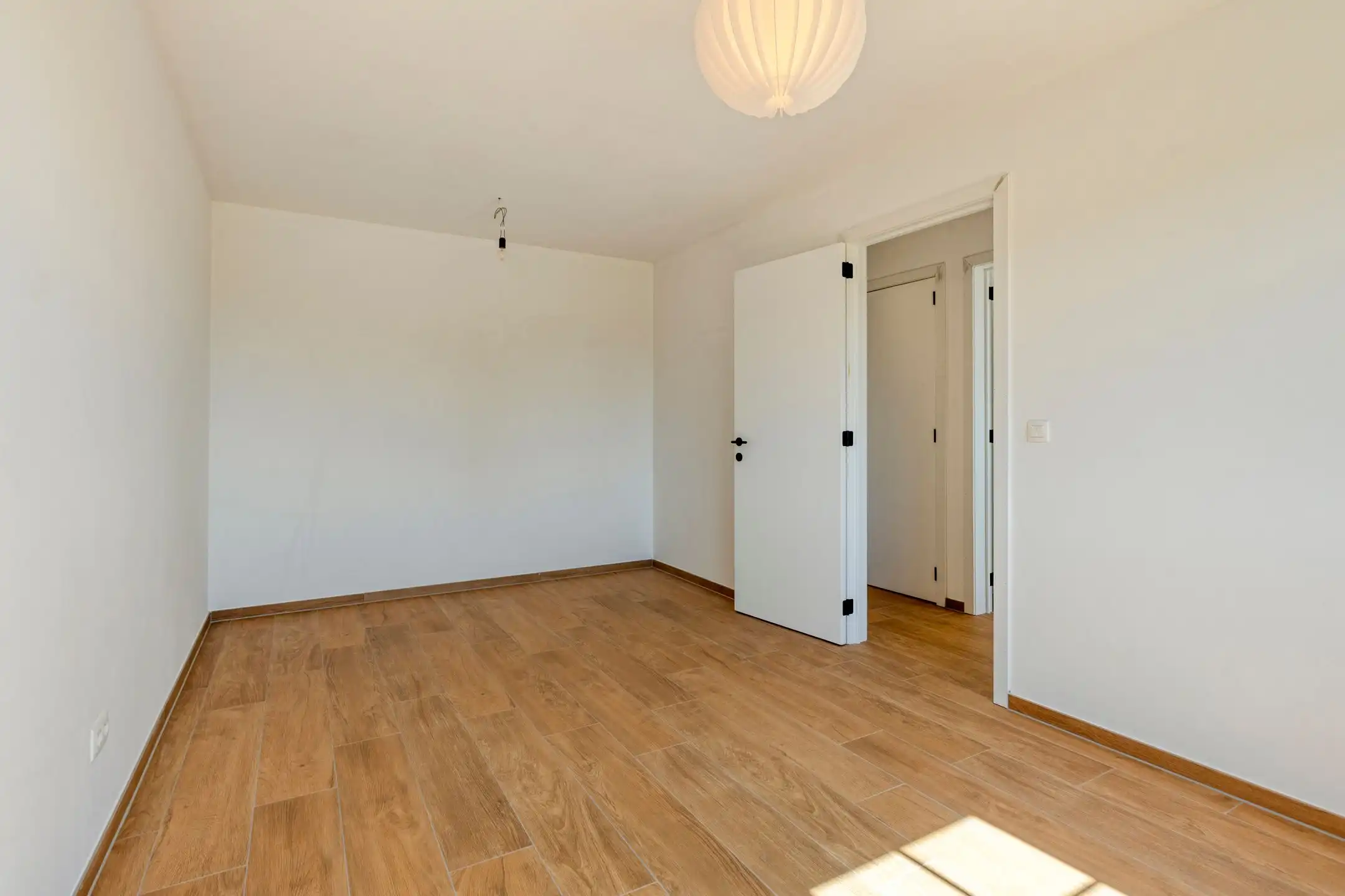 Nieuwbouwcomfort met uitzicht op de velden foto 18