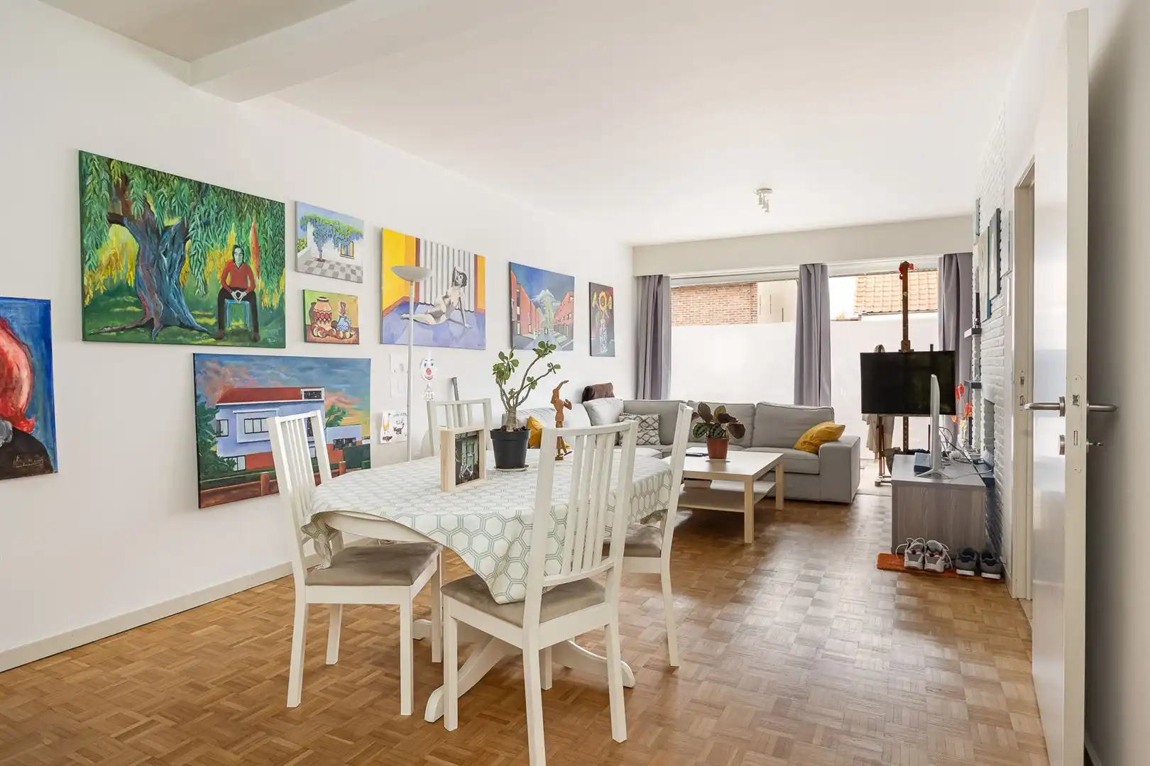 Opbrengsteigendom met 5 appartementen en garages foto 5