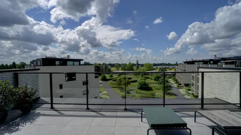 Exclusieve penthouse 137m² + dakterras 86m² in parkdomein foto 5