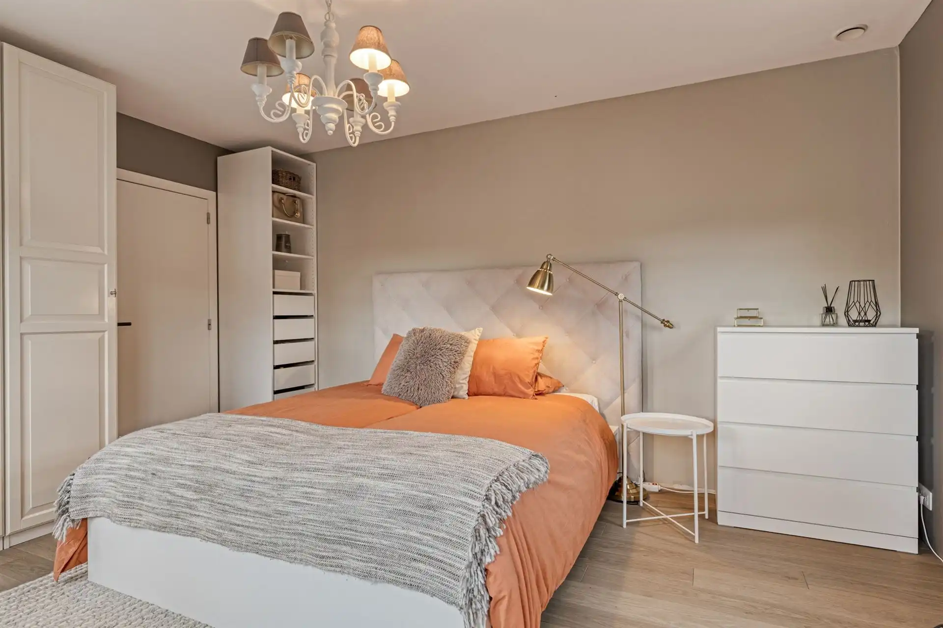 Instapklare woning met 3 slaapkamers, tuin en garage. foto 12