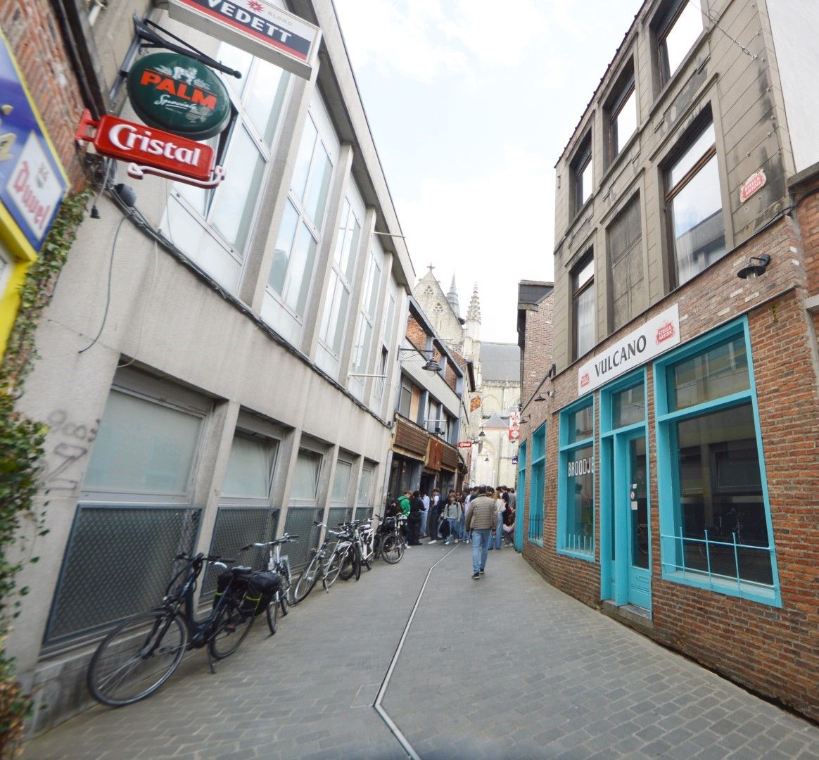 HANDELSEIGENDOM ROZEMARIJNSTRAATJE NABIJ GROTE MARKT foto 15